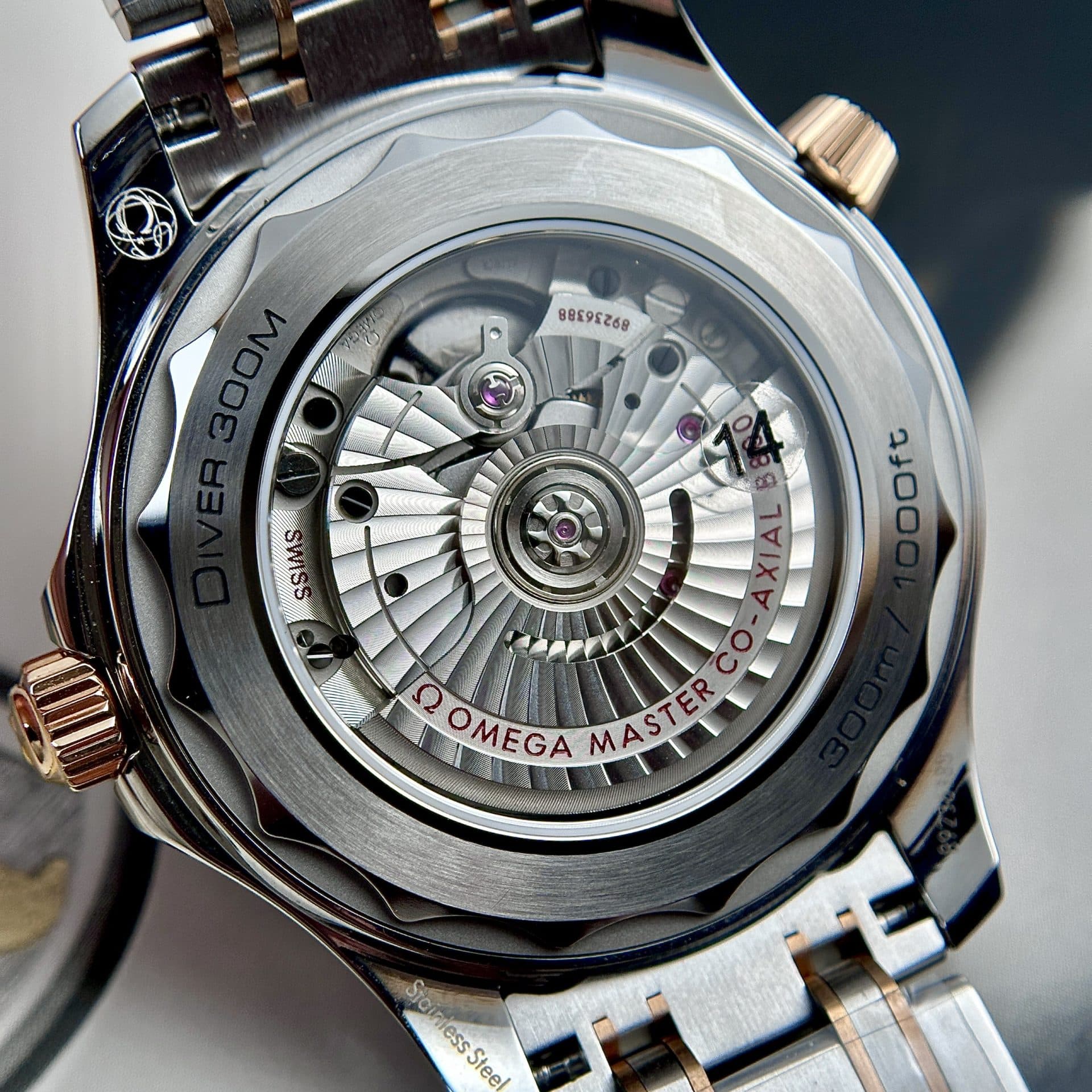 Dong-Ho-Omega-Seamaster-Demi-Vang-Hong-Mat-Xanh-Duong-VSF-42mm-4-1