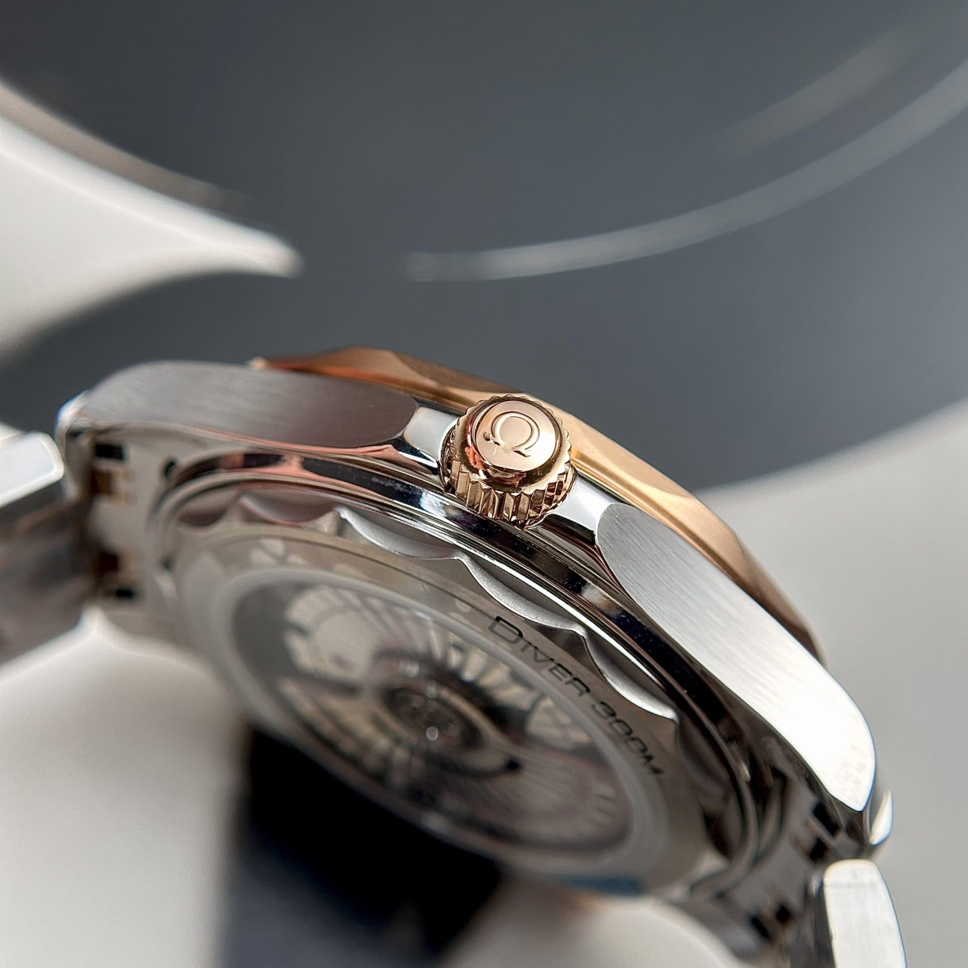 Dong-Ho-Omega-Seamaster-Demi-Vang-Hong-Mat-Xanh-Duong-VSF-42mm-7-1