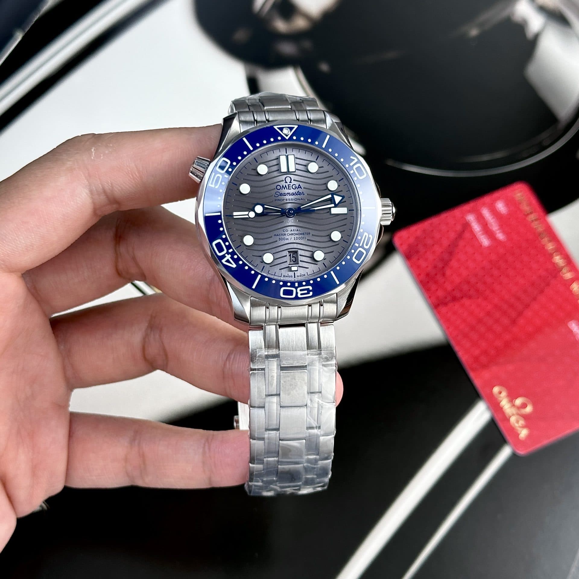 Dong-Ho-Omega-Seamaster-Diver-300M-Replica-11-Mat-So-Xam-VSF-3-1