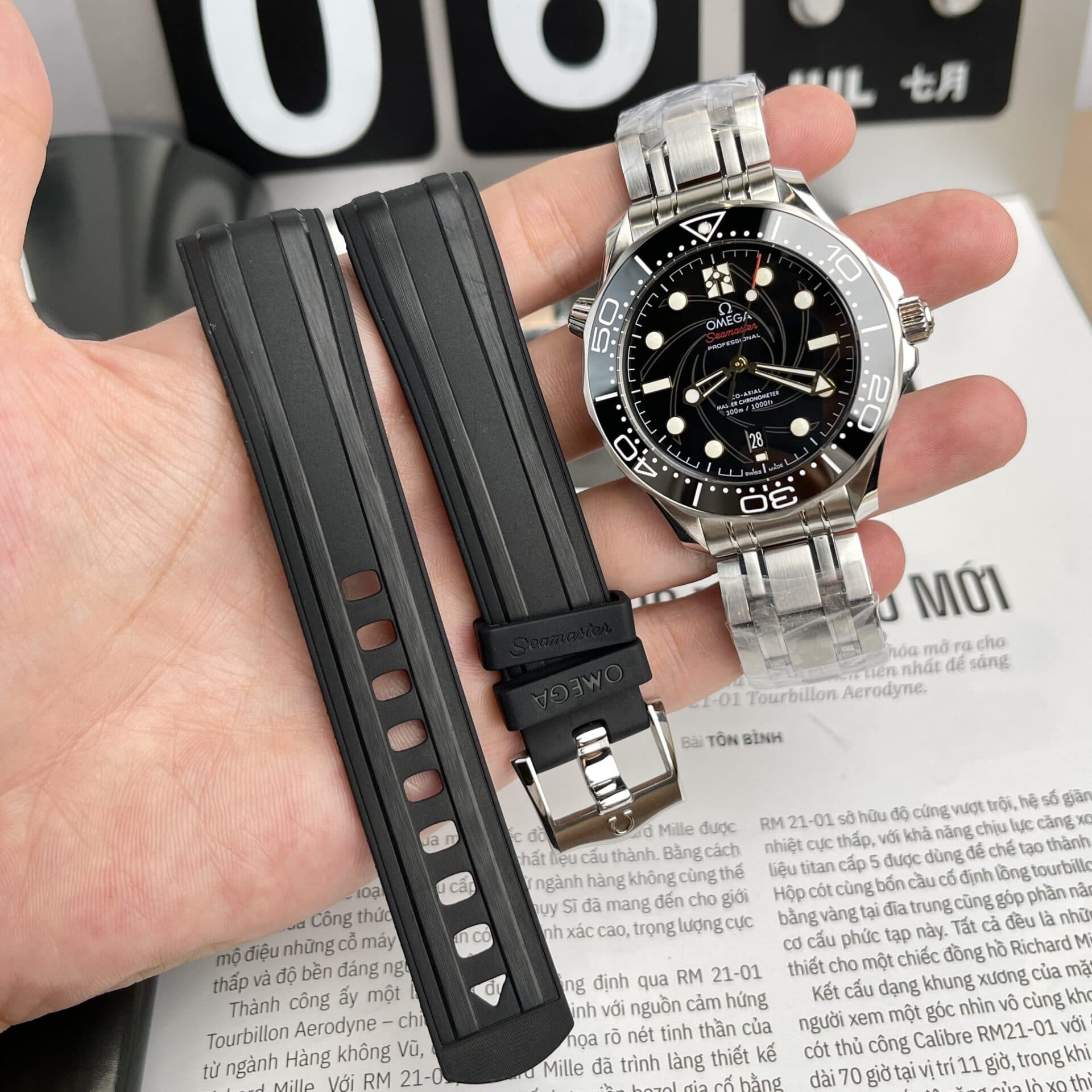 Dong-Ho-Omega-Seamaster-James-Bond-007-Nha-May-VS-42mm-5-1