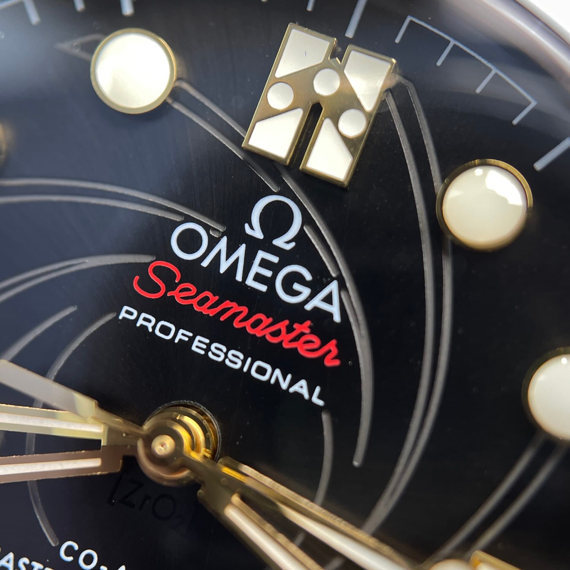 Dong-Ho-Omega-Seamaster-James-Bond-007-Nha-May-VS-42mm-6-1
