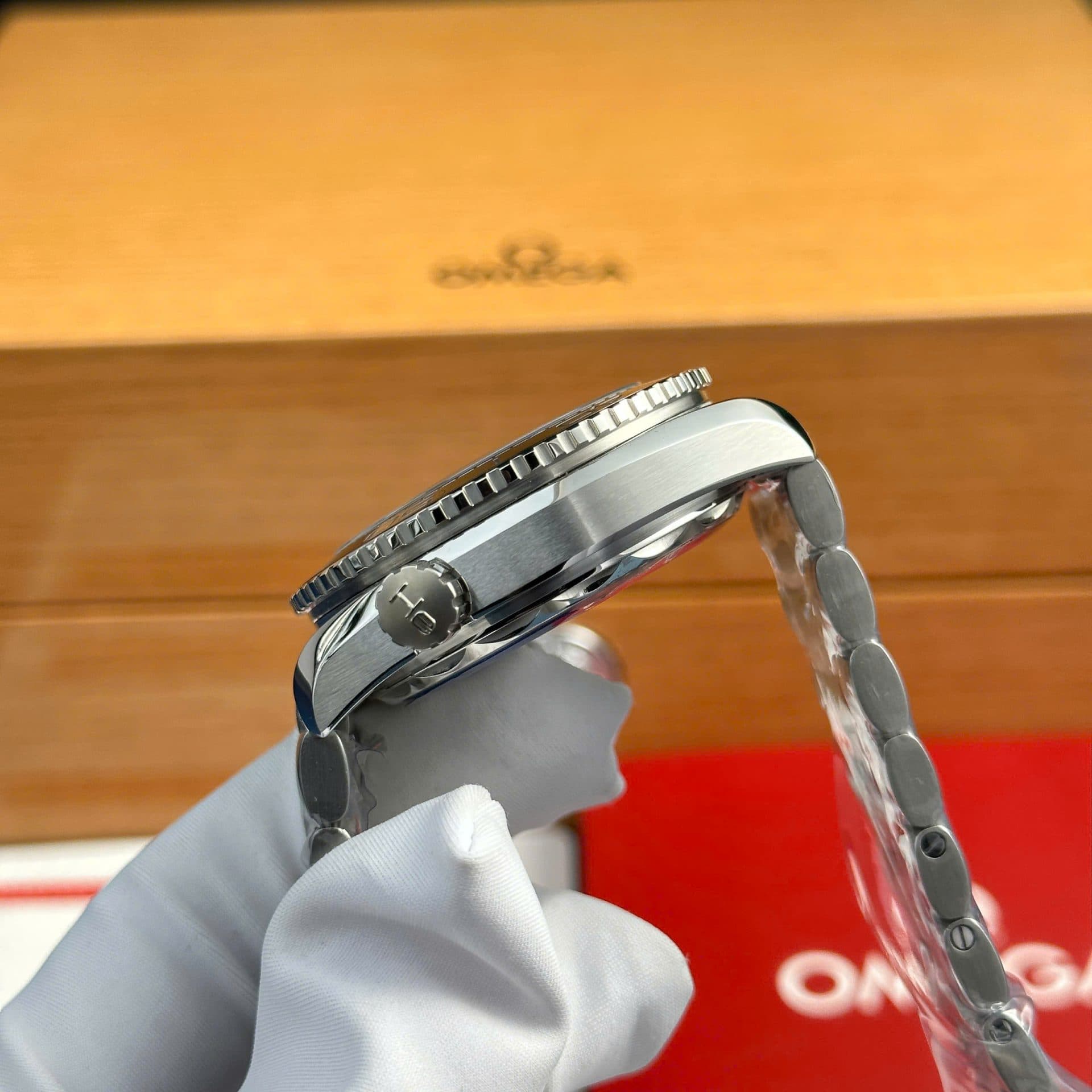 Dong-Ho-Omega-Seamaster-Planet-Ocean-600M-Replica-11-Day-Kim-Loai-VSF-43-5-1