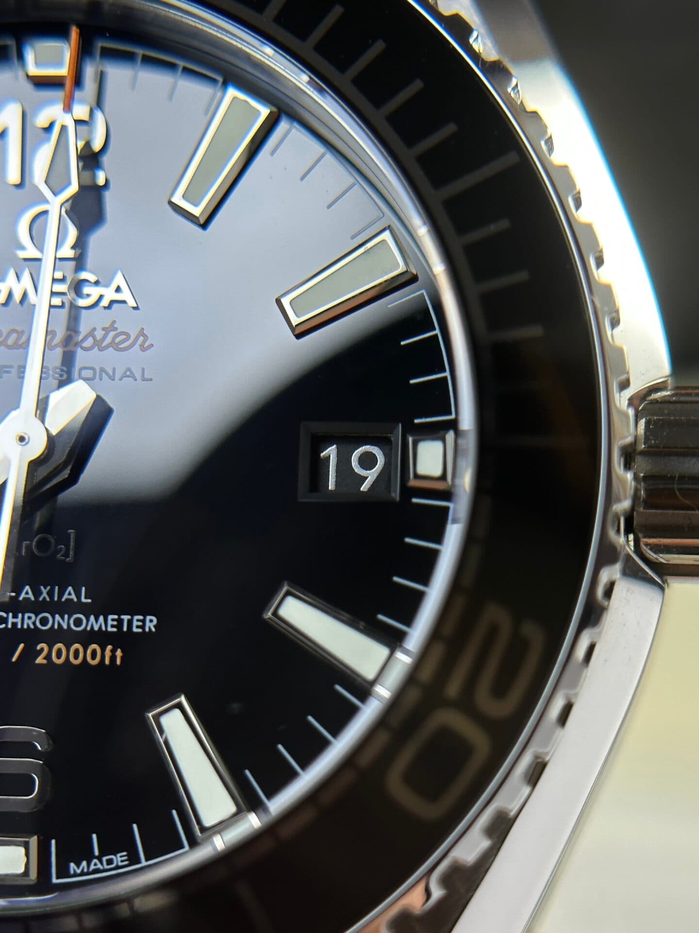 Dong-Ho-Omega-Seamaster-Planet-Ocean-Replica-11-Nha-May-VS-4-1