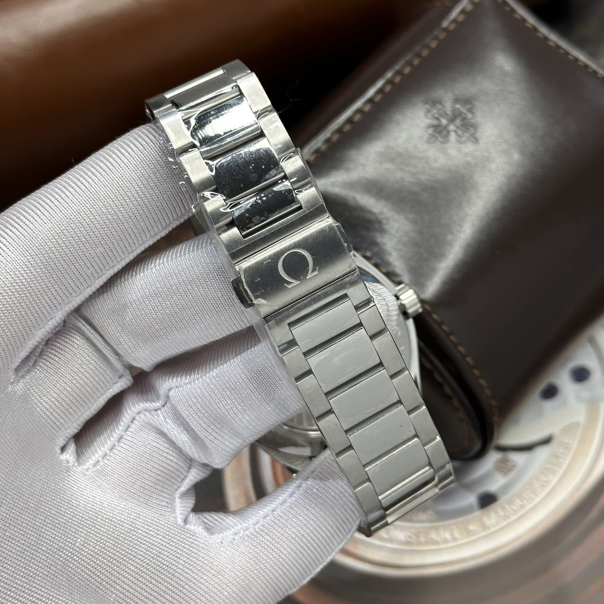 Dong-Ho-Omega-Seamaster-Replica-11-Mat-Xanh-Soc-VSF-2-1