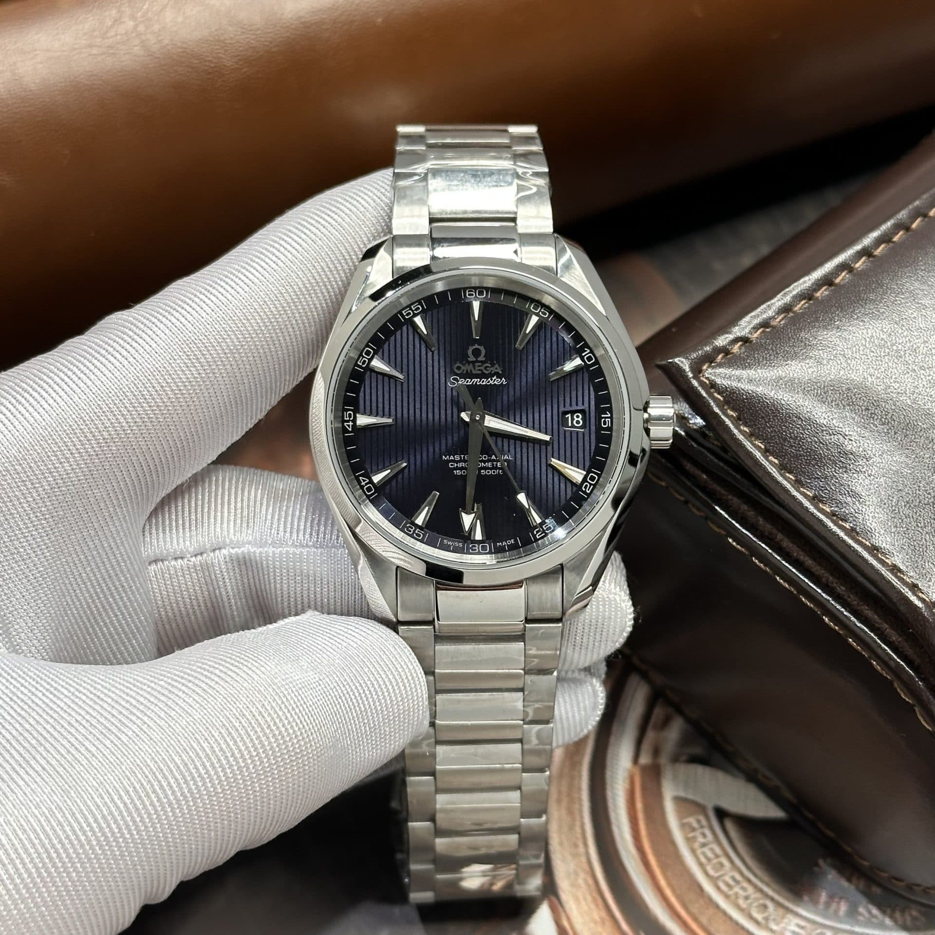 Dong-Ho-Omega-Seamaster-Replica-11-Mat-Xanh-Soc-VSF-6-1