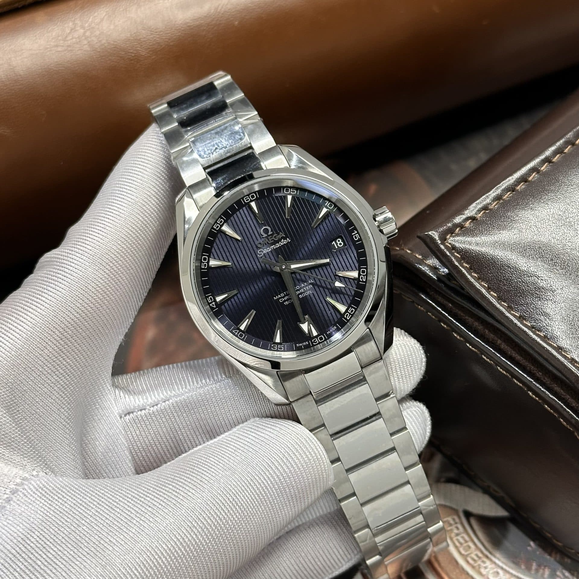 Dong-Ho-Omega-Seamaster-Replica-11-Mat-Xanh-Soc-VSF-7-1