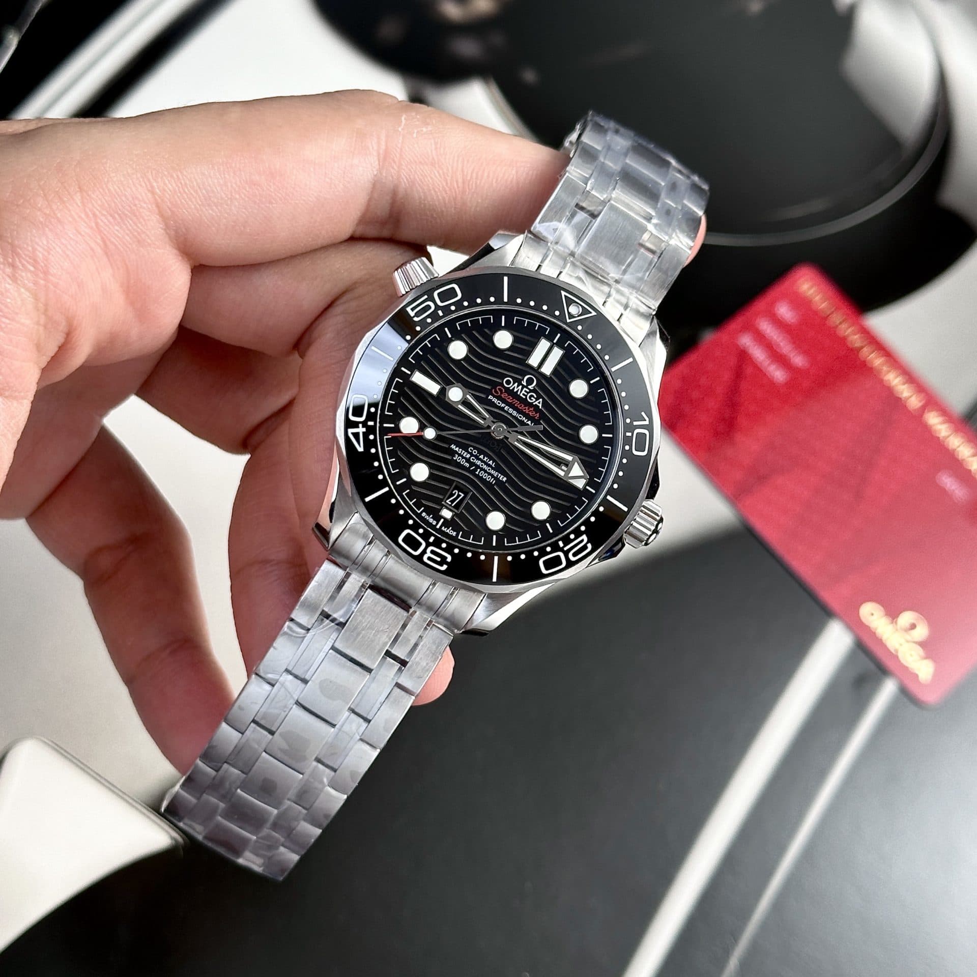 Dong-Ho-Omega-Seamaster-Replica-11-Nha-May-VS-Nam-Mau-Den-1-1