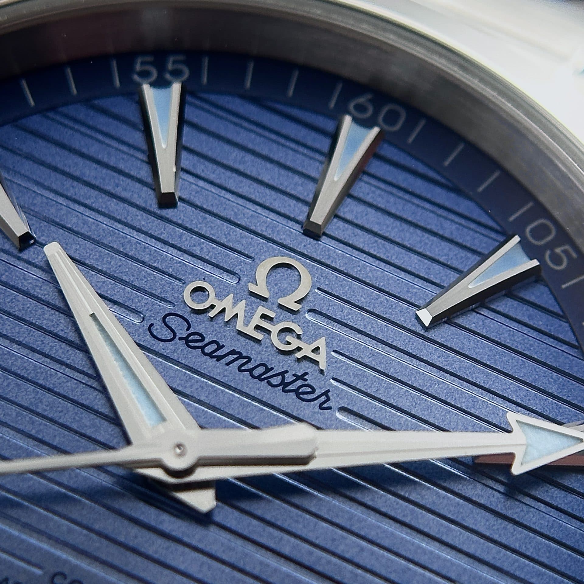 Dong-Ho-Omega-Seamaster-Replica-Cao-Cap-Ice-Blue-Dial-Nha-May-VS-41mm-3-1
