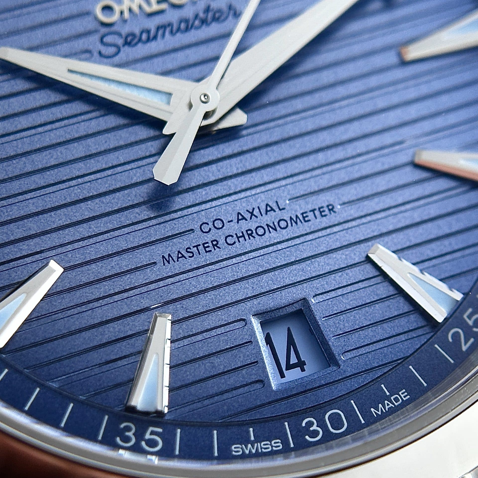 Dong-Ho-Omega-Seamaster-Replica-Cao-Cap-Ice-Blue-Dial-Nha-May-VS-41mm-4-1
