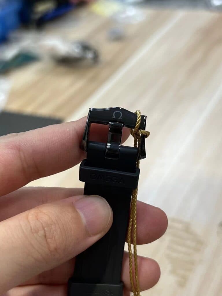 Dong-Ho-Omega-Seamaster-Vo-Gom-Den-Day-Cao-Su-VS-Factory-42mm-1-1
