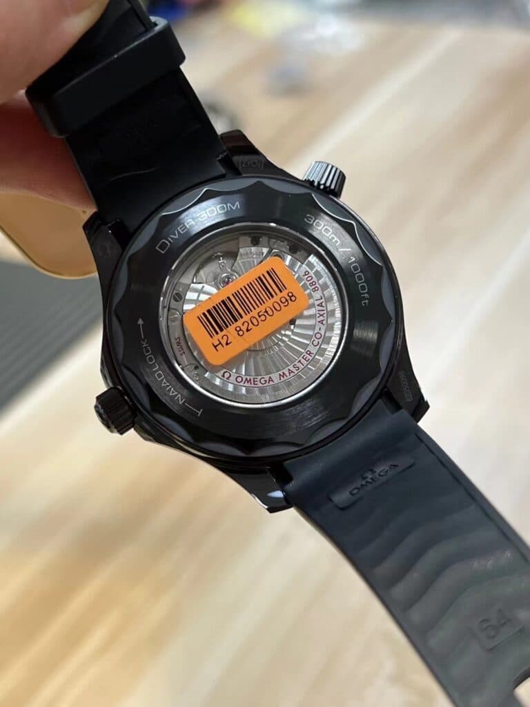 Dong-Ho-Omega-Seamaster-Vo-Gom-Den-Day-Cao-Su-VS-Factory-42mm-6-1