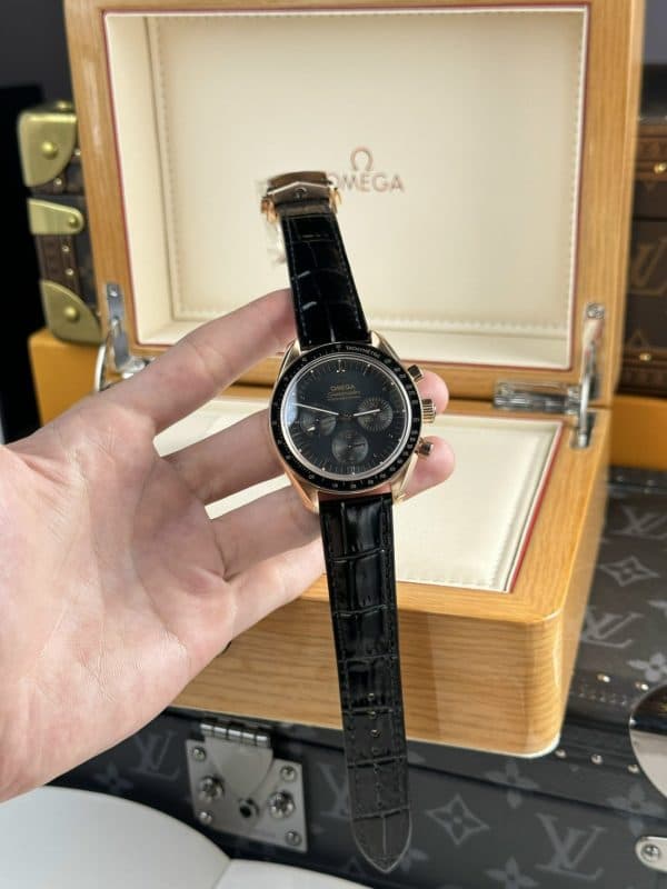 Dong-Ho-Omega-SpeedMaster-MoonWatch-Che-Tac-Mat-Den-Nha-May-RM-44mm-1-1