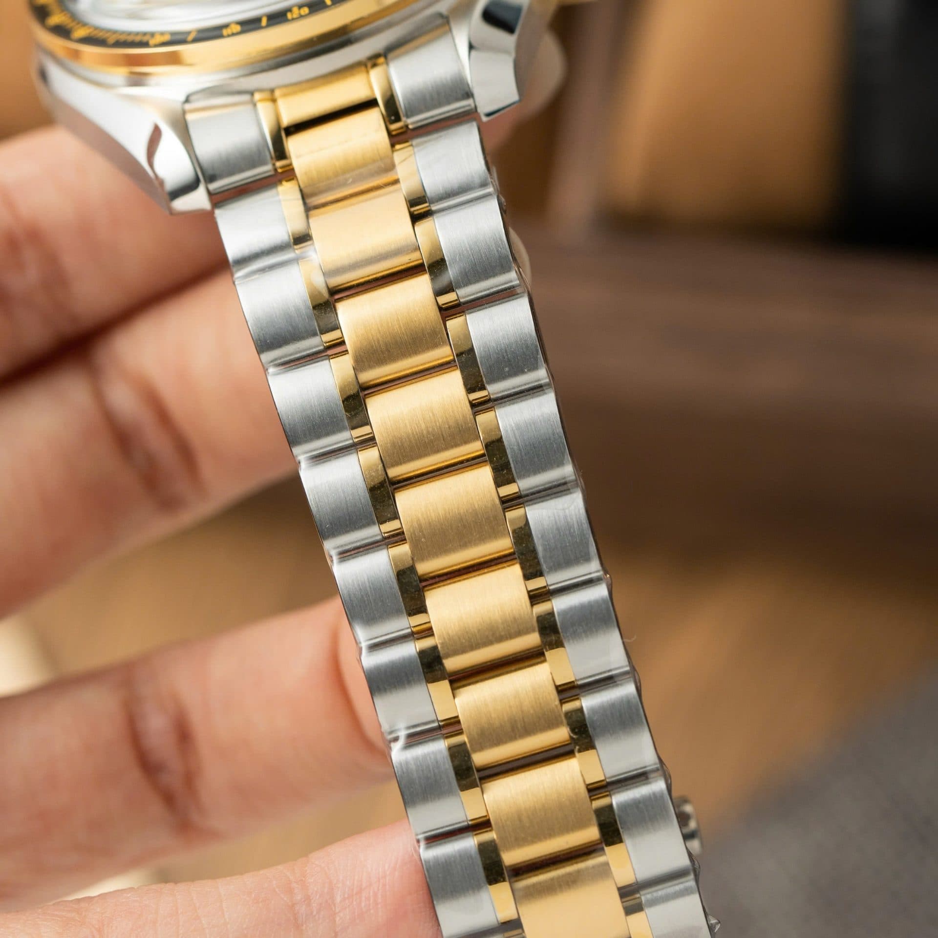 Dong-Ho-Omega-SpeedMaster-MoonWatch-Chronogarph-Demi-Gold-Rep-11-Cao-Cap-42mm-11-1