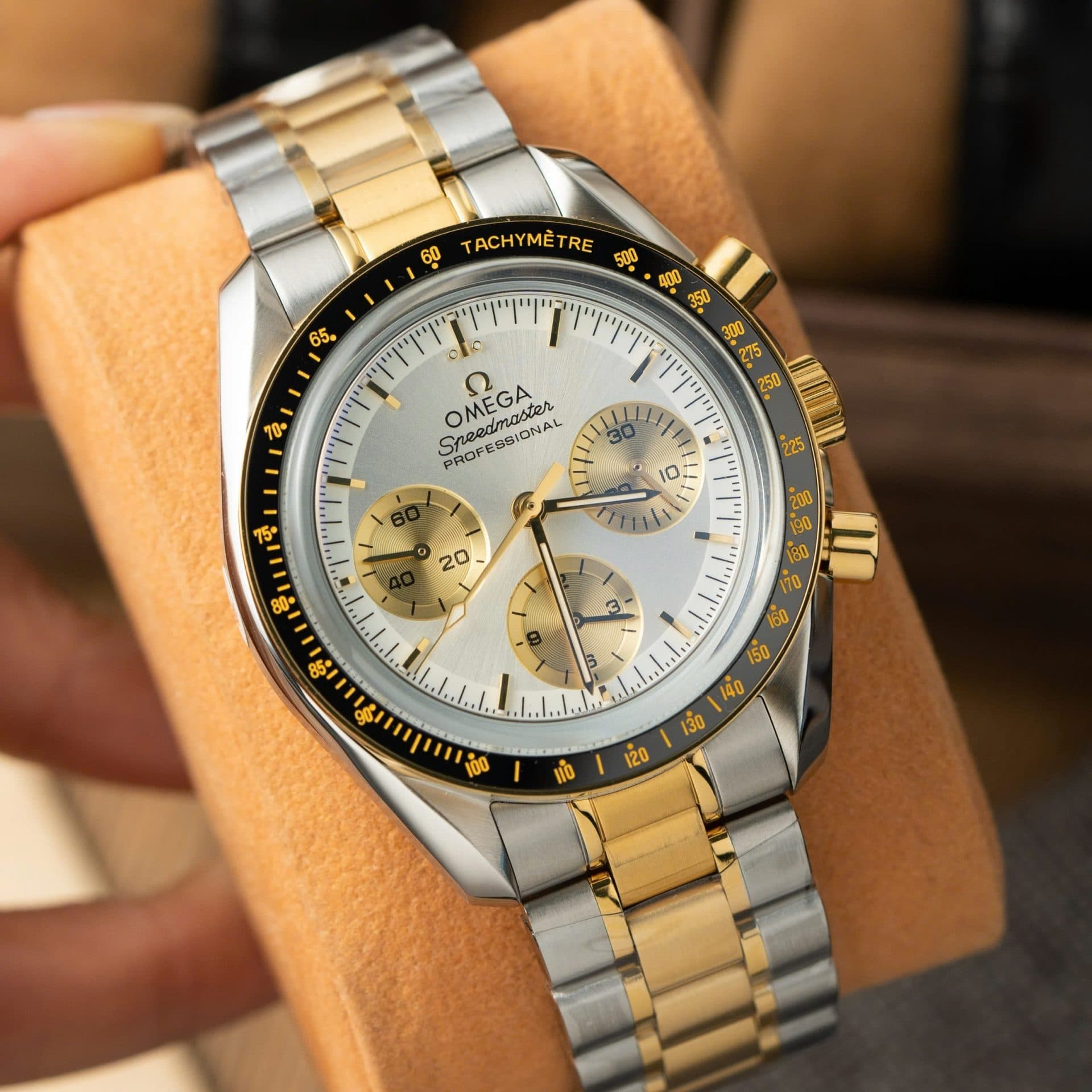 Dong-Ho-Omega-SpeedMaster-MoonWatch-Chronogarph-Demi-Gold-Rep-11-Cao-Cap-42mm-4-1