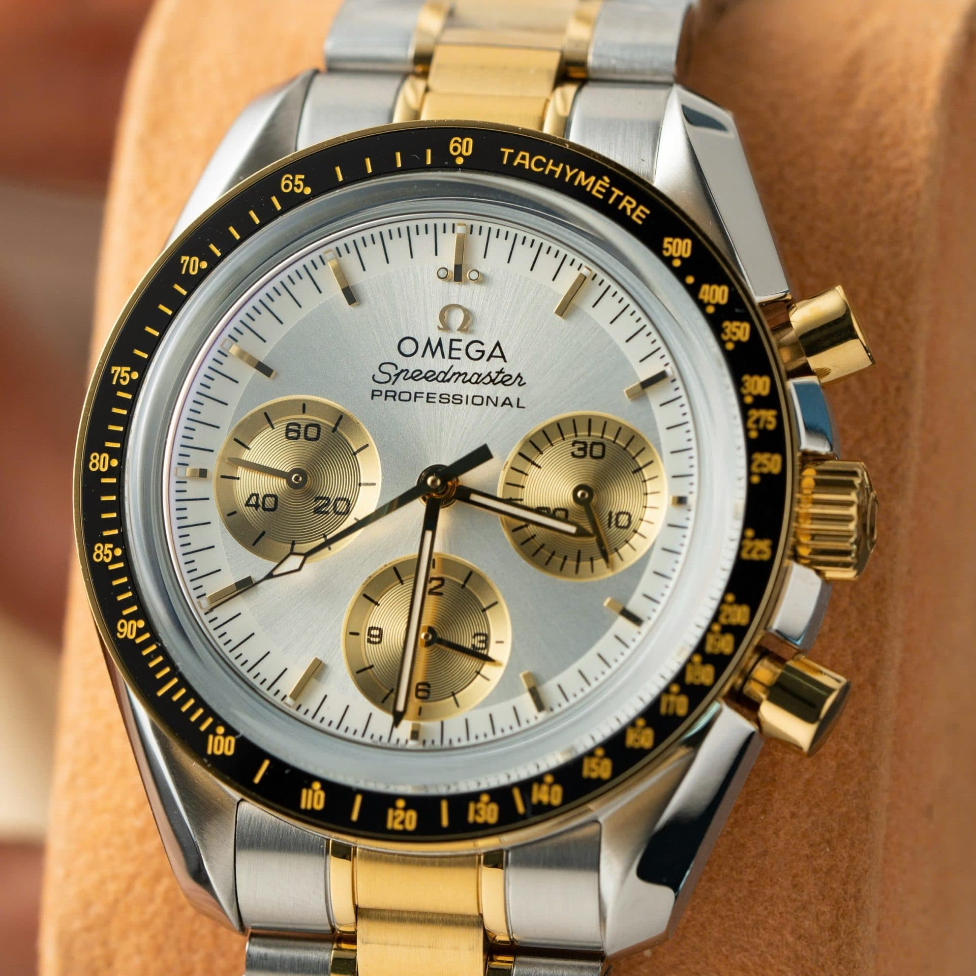Dong-Ho-Omega-SpeedMaster-MoonWatch-Chronogarph-Demi-Gold-Rep-11-Cao-Cap-42mm-5-1