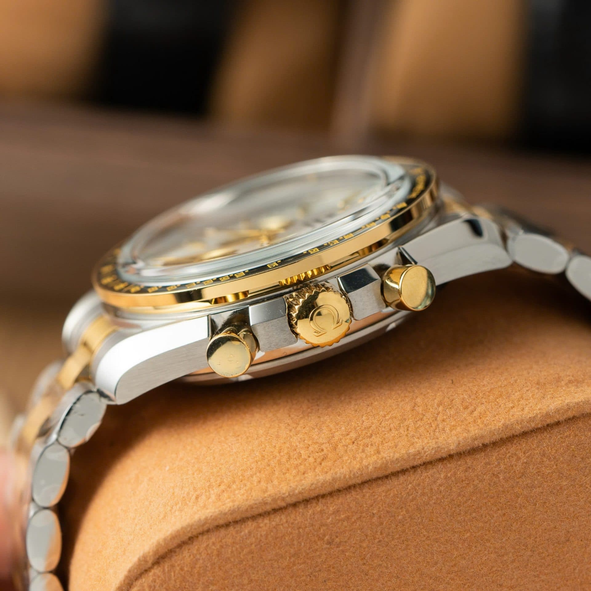 Dong-Ho-Omega-SpeedMaster-MoonWatch-Chronogarph-Demi-Gold-Rep-11-Cao-Cap-42mm-6-1