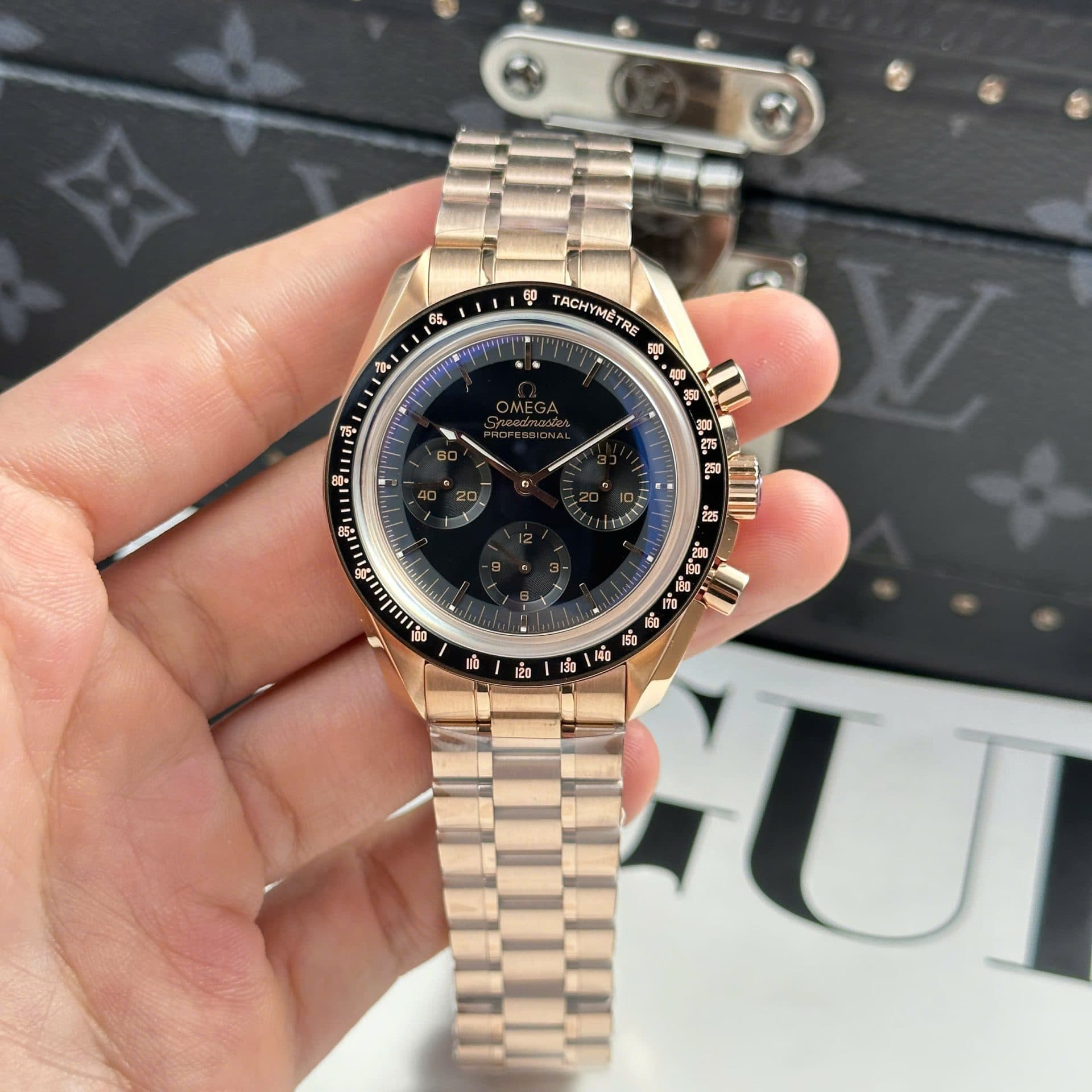 Dong-Ho-Omega-SpeedMaster-MoonWatch-Ma-Vang-Hong-Nha-May-OM-42mm-6-1