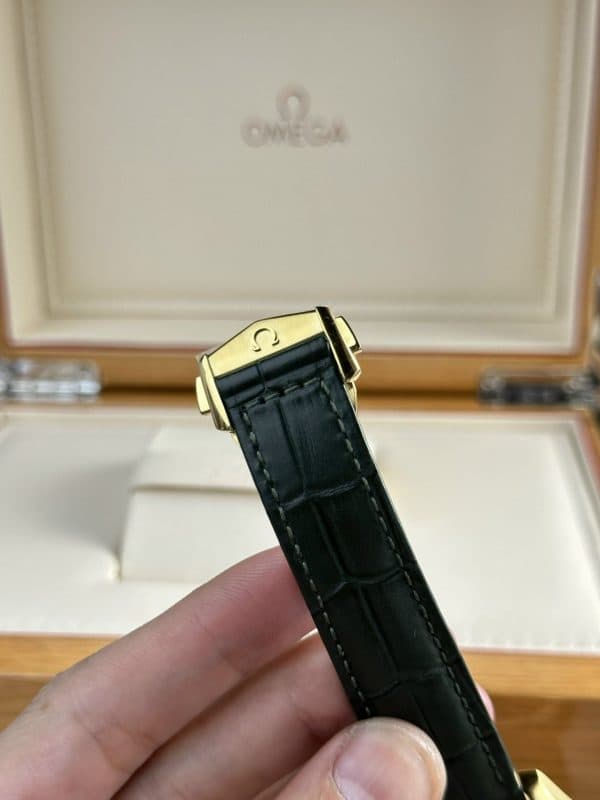 Dong-Ho-Omega-Speedmaster-Moonwatch-Replica-11-Mat-Xanh-La-RM-Factory-44mm-2-1