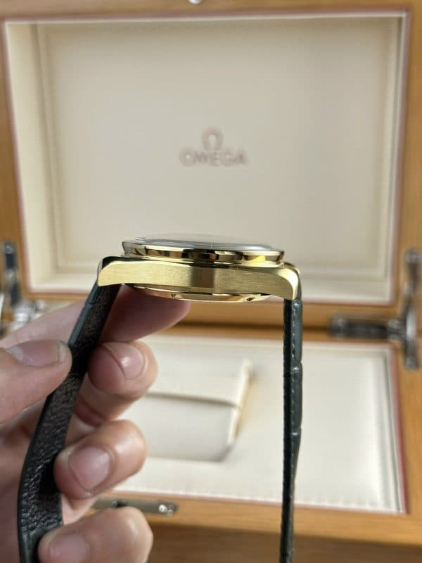 Dong-Ho-Omega-Speedmaster-Moonwatch-Replica-11-Mat-Xanh-La-RM-Factory-44mm-6-1