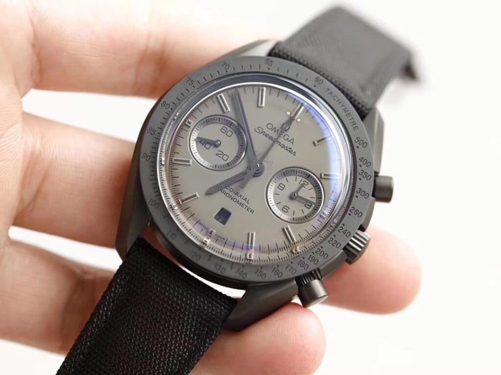 Dong-Ho-Omega-Speedmaster-Replica-11-Mau-Den-Vo-Gom-OM-44mm-1-1