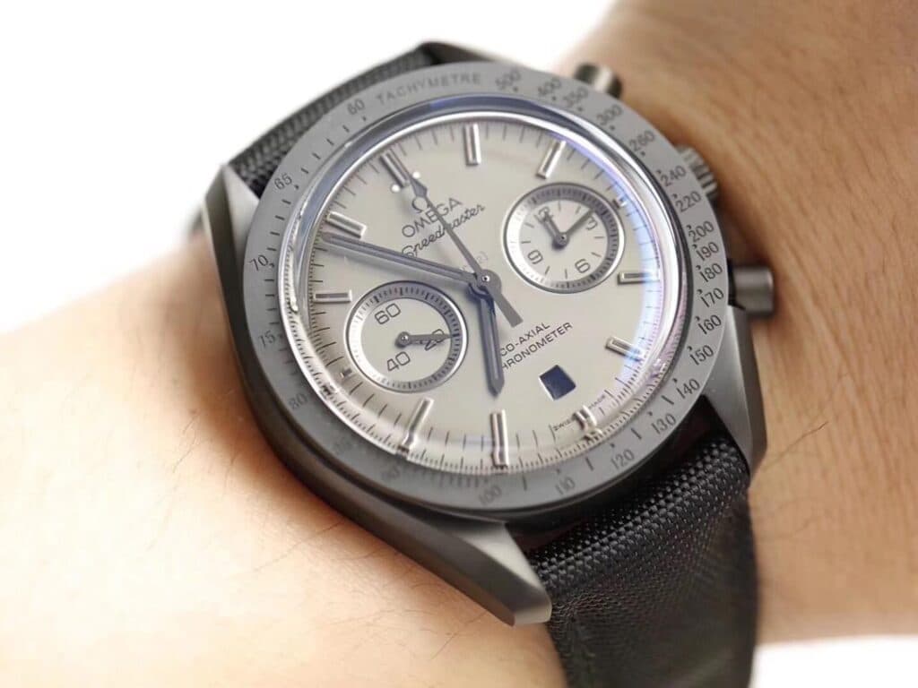 Dong-Ho-Omega-Speedmaster-Replica-11-Mau-Den-Vo-Gom-OM-44mm-2-1