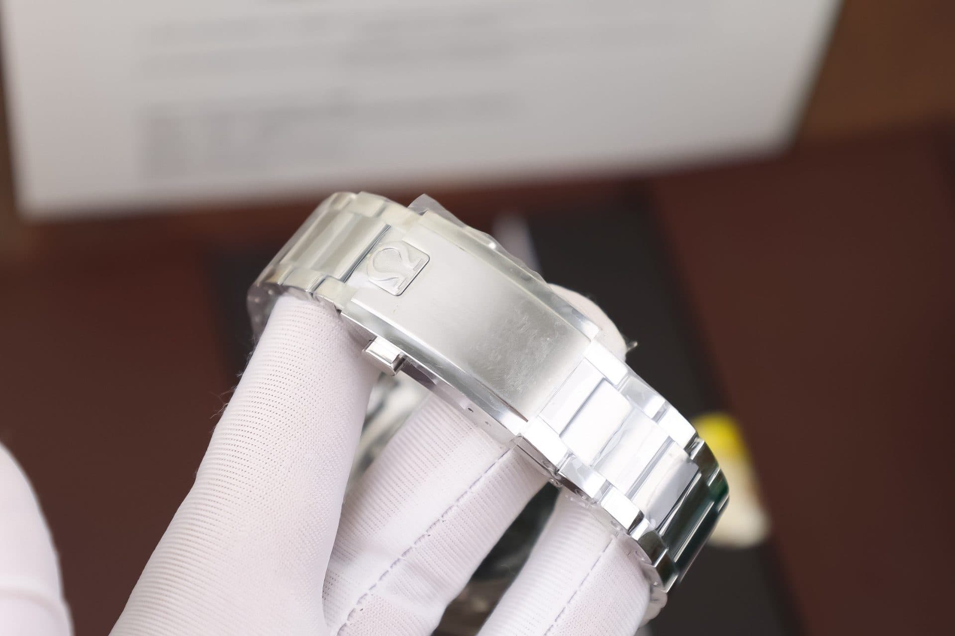 Dong-Ho-Omega-Speedmaster-Snoopy-Avard-Replica-11-N1-Factory-42mm-1-1
