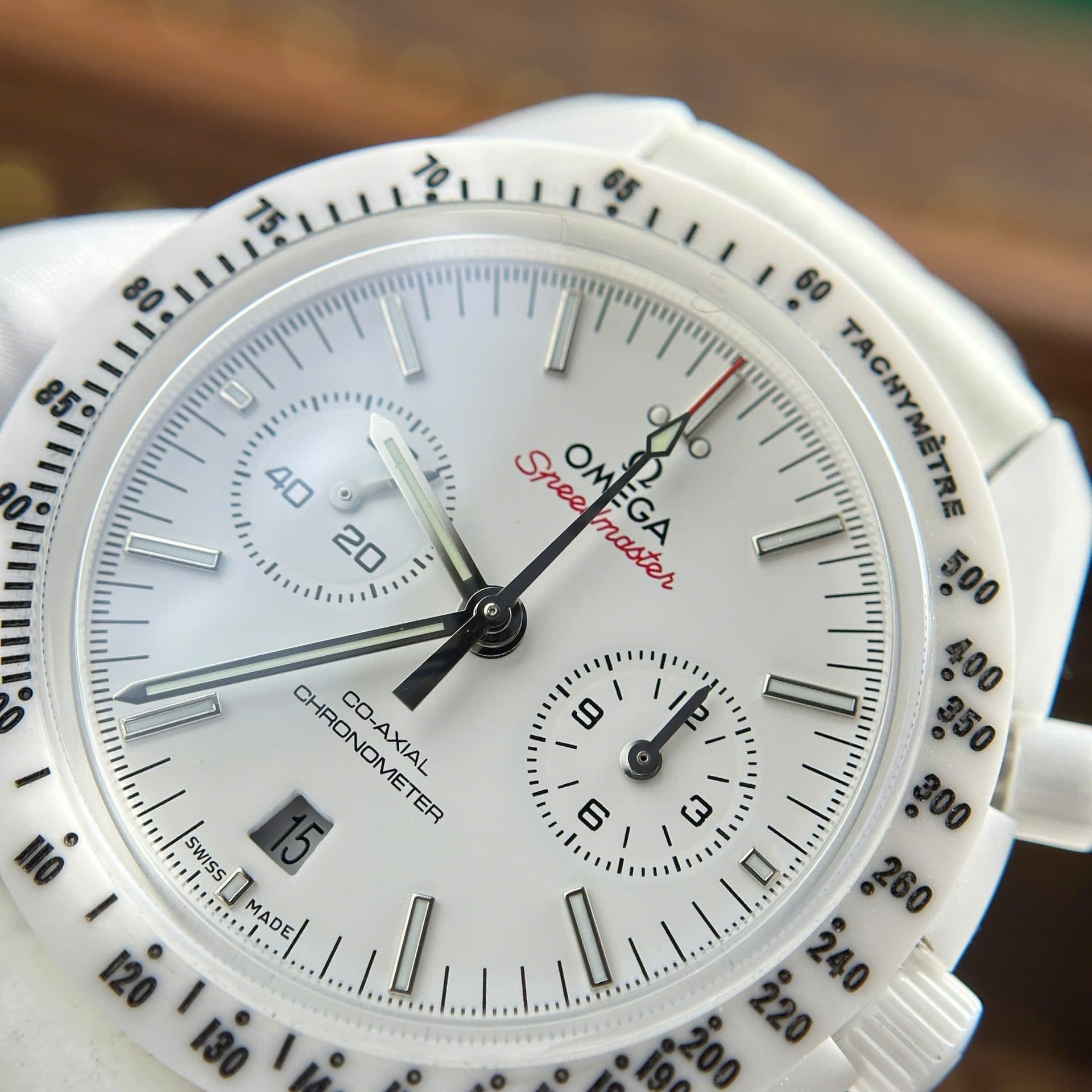 Dong-Ho-Omega-Speedmaster-White-Side-of-The-Moon-Che-Tac-Gom-Trang-N1-44mm-6-1