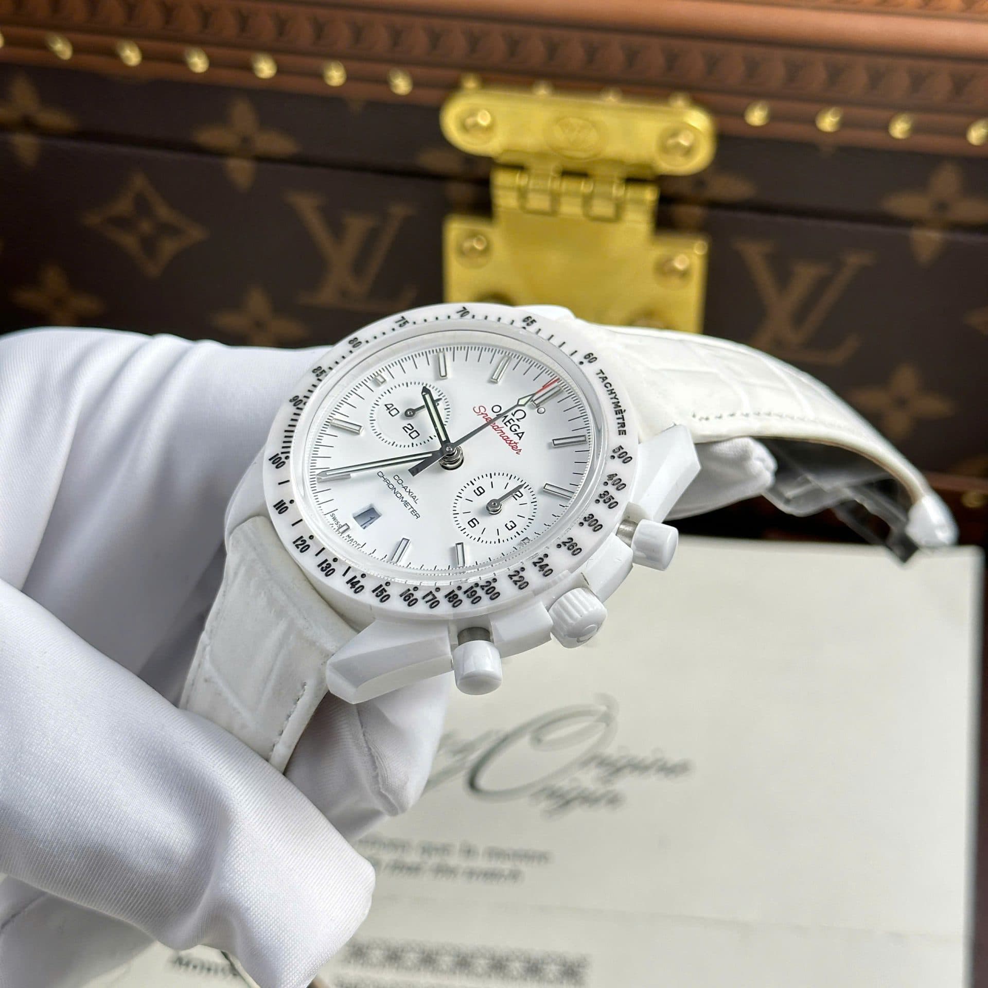 Dong-Ho-Omega-Speedmaster-White-Side-of-The-Moon-Che-Tac-Gom-Trang-N1-44mm-7-1