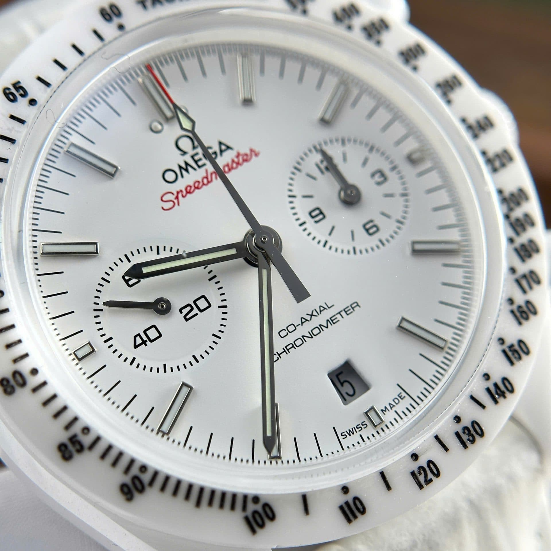 Dong-Ho-Omega-Speedmaster-White-Side-of-The-Moon-Che-Tac-Gom-Trang-N1-44mm-8-1