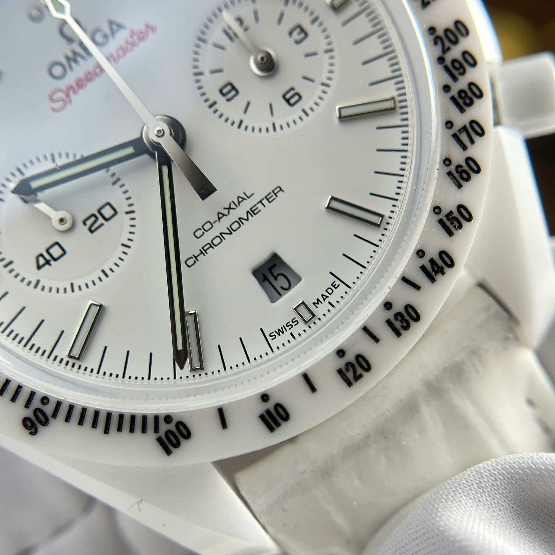 Dong-Ho-Omega-Speedmaster-White-Side-of-The-Moon-Che-Tac-Gom-Trang-N1-44mm-9-1