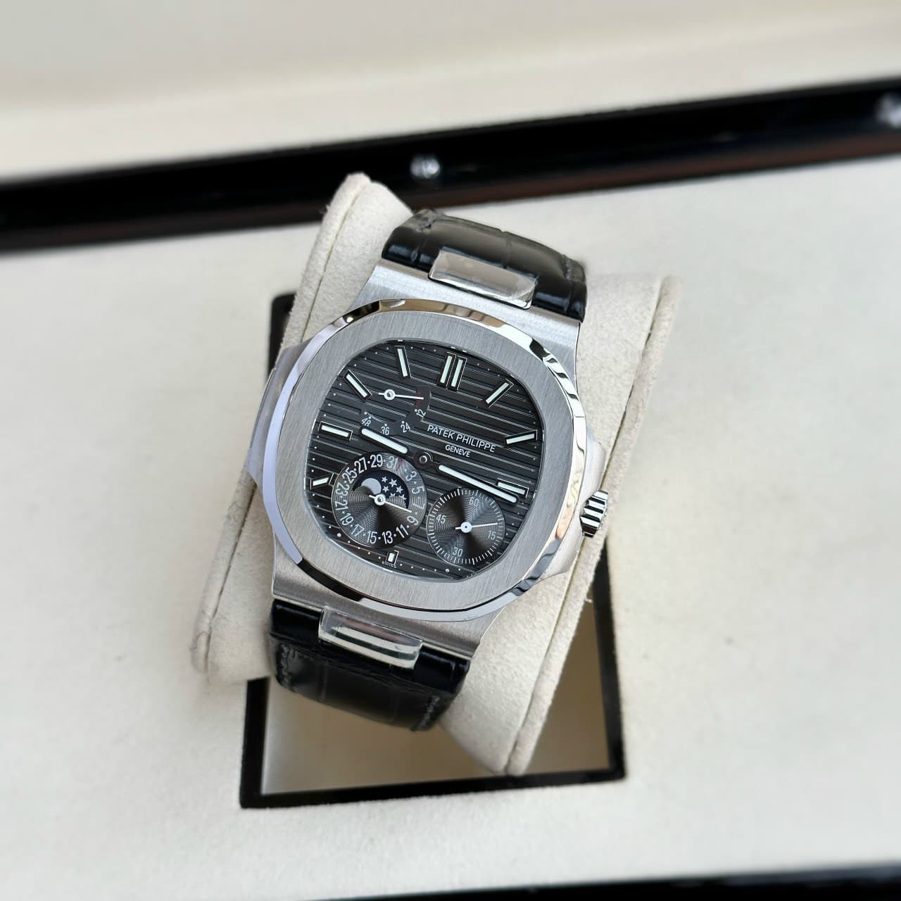Dong-Ho-Patek-Philippe-5712-Nha-May-GR-Mat-Xam-Day-Da-40mm-2-1