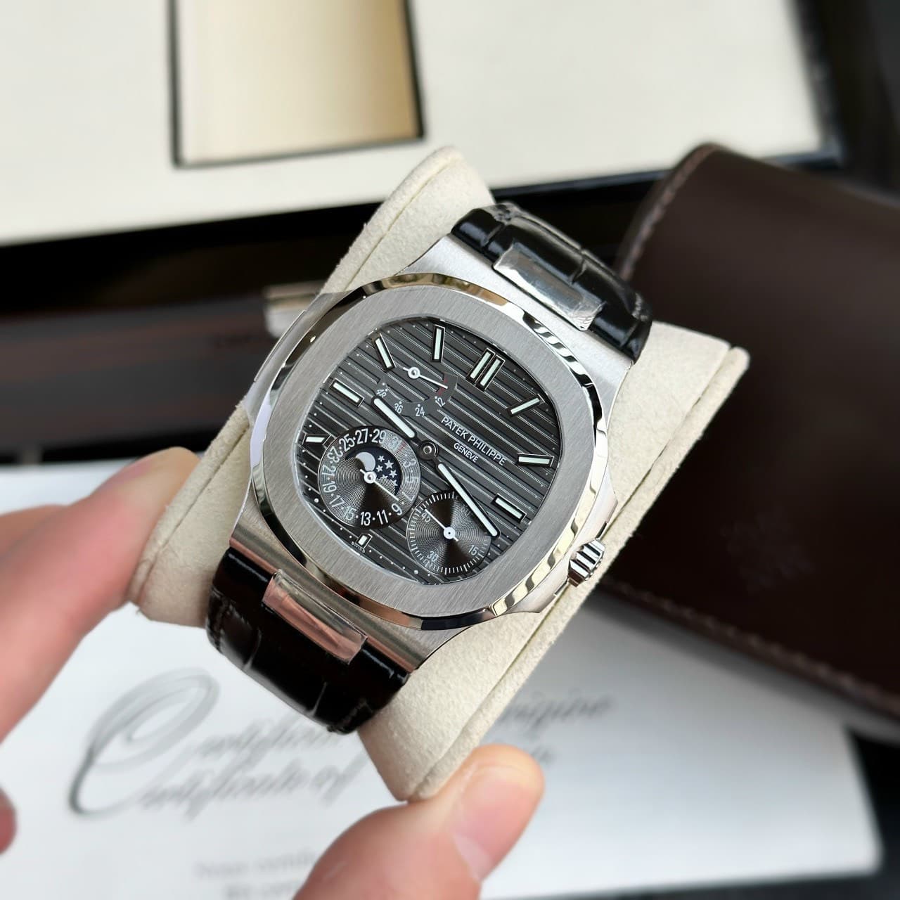 Dong-Ho-Patek-Philippe-5712-Nha-May-GR-Mat-Xam-Day-Da-40mm-5-1