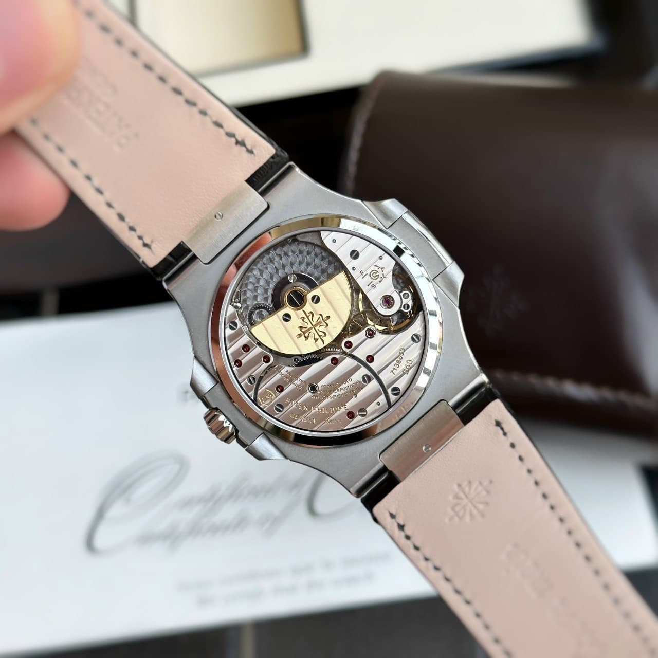 Dong-Ho-Patek-Philippe-5712-Nha-May-GR-Mat-Xam-Day-Da-40mm-7-1
