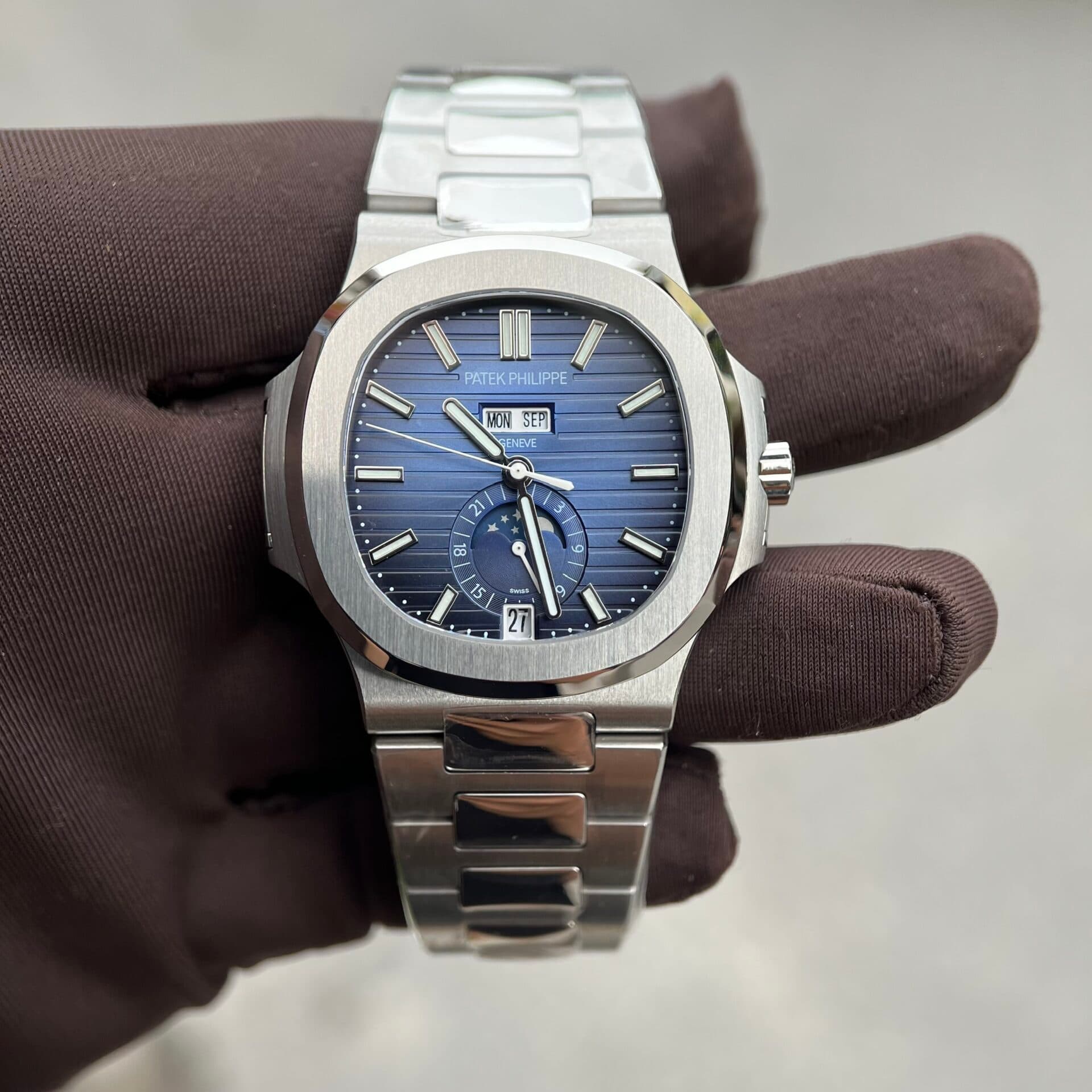 Dong-Ho-Patek-Philippe-5726G-Rep-11-Day-Thep-Mat-Xanh-40-3-1