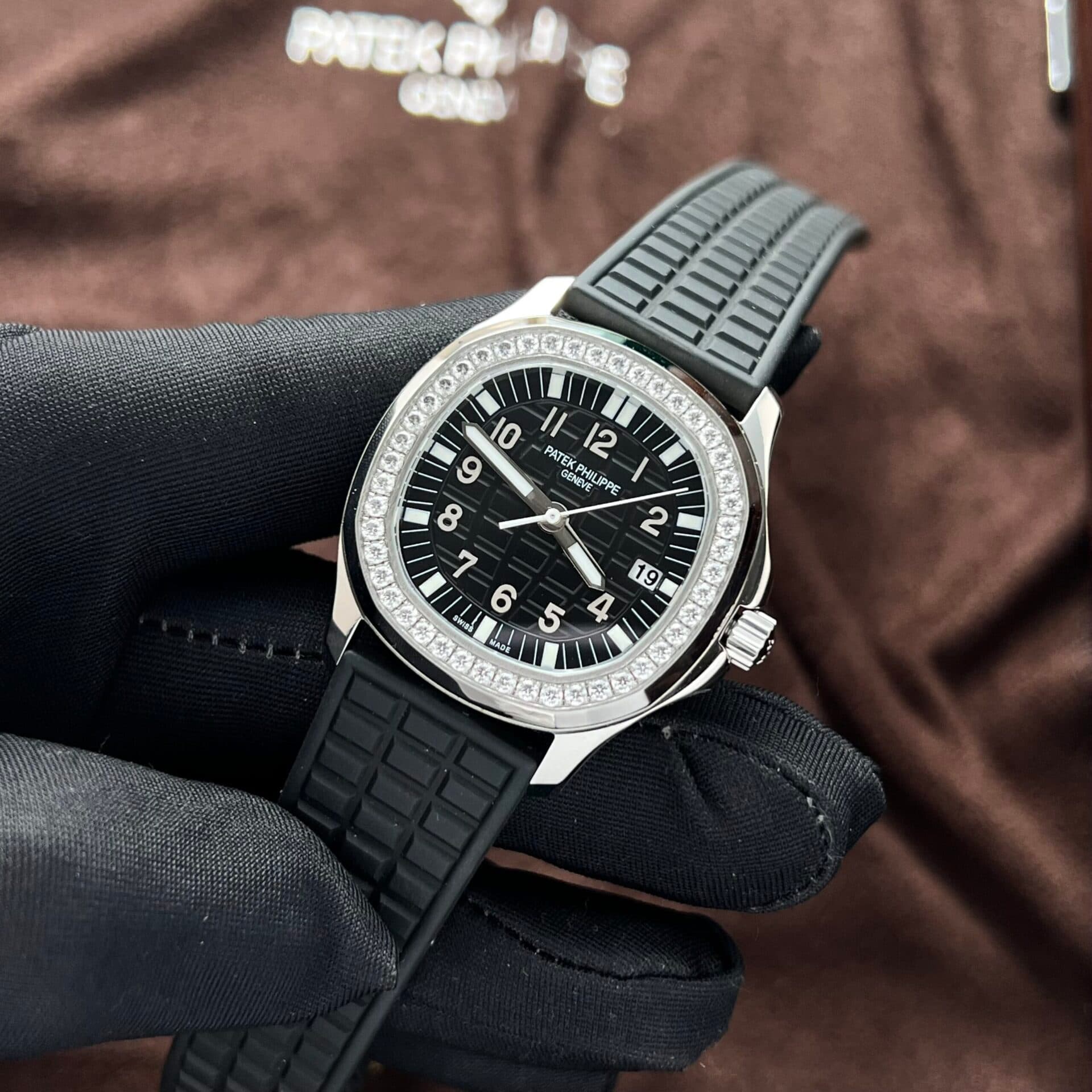 Dong-Ho-Patek-Philippe-Aquanaut-5067-Rep-11-Mau-Den-Nha-May-PPF-1-scaled-1