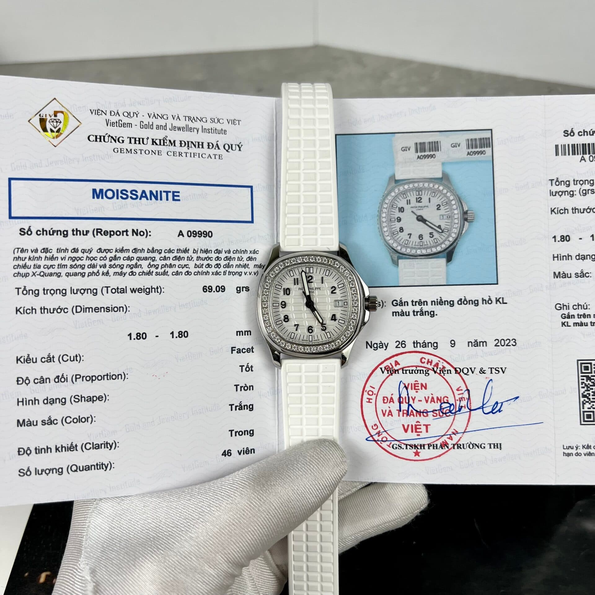 Dong-Ho-Patek-Philippe-Aquanaut-5067A-Dinh-Kim-Cuong-Moissanite-2-1