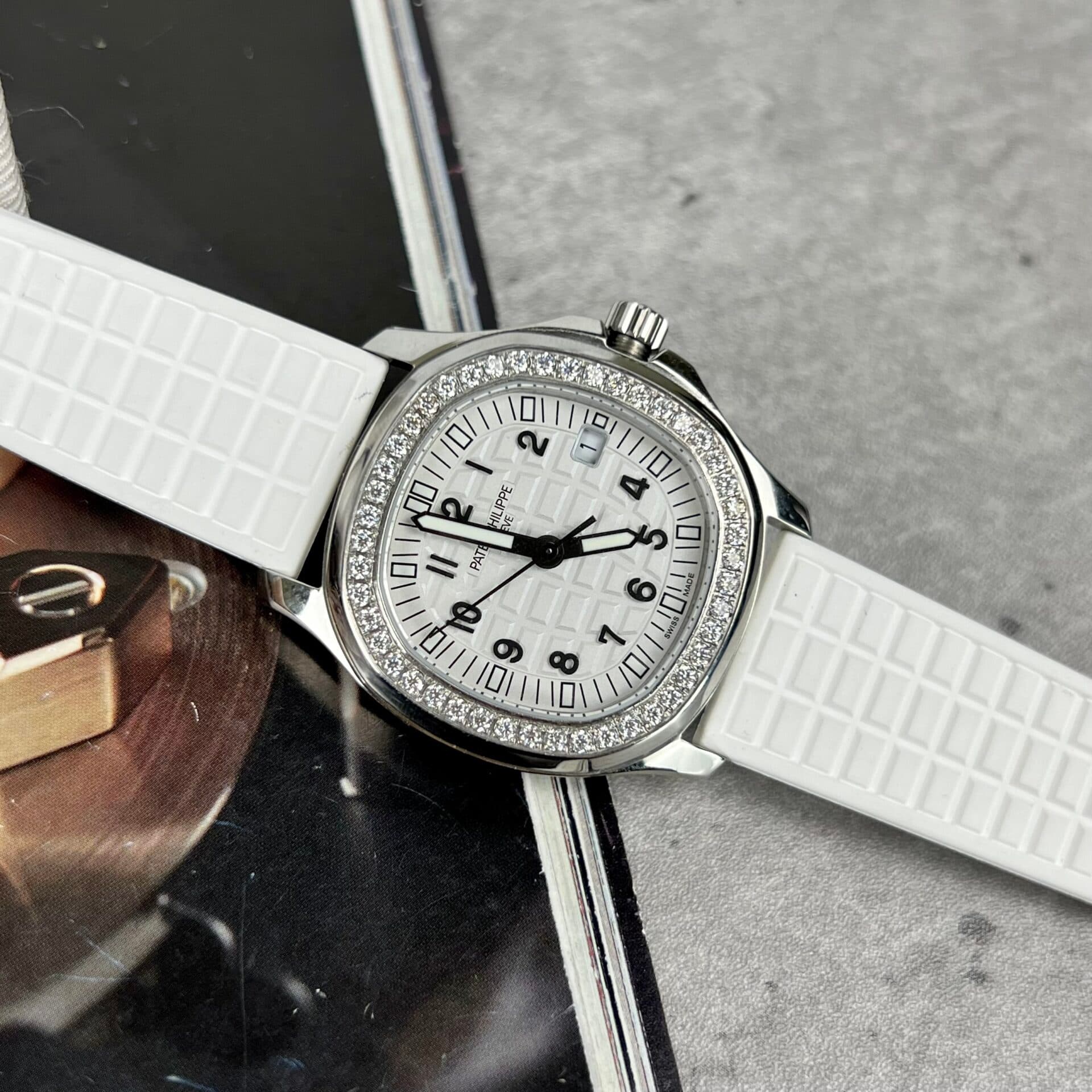 Dong-Ho-Patek-Philippe-Aquanaut-5067A-Dinh-Kim-Cuong-Moissanite-4-1