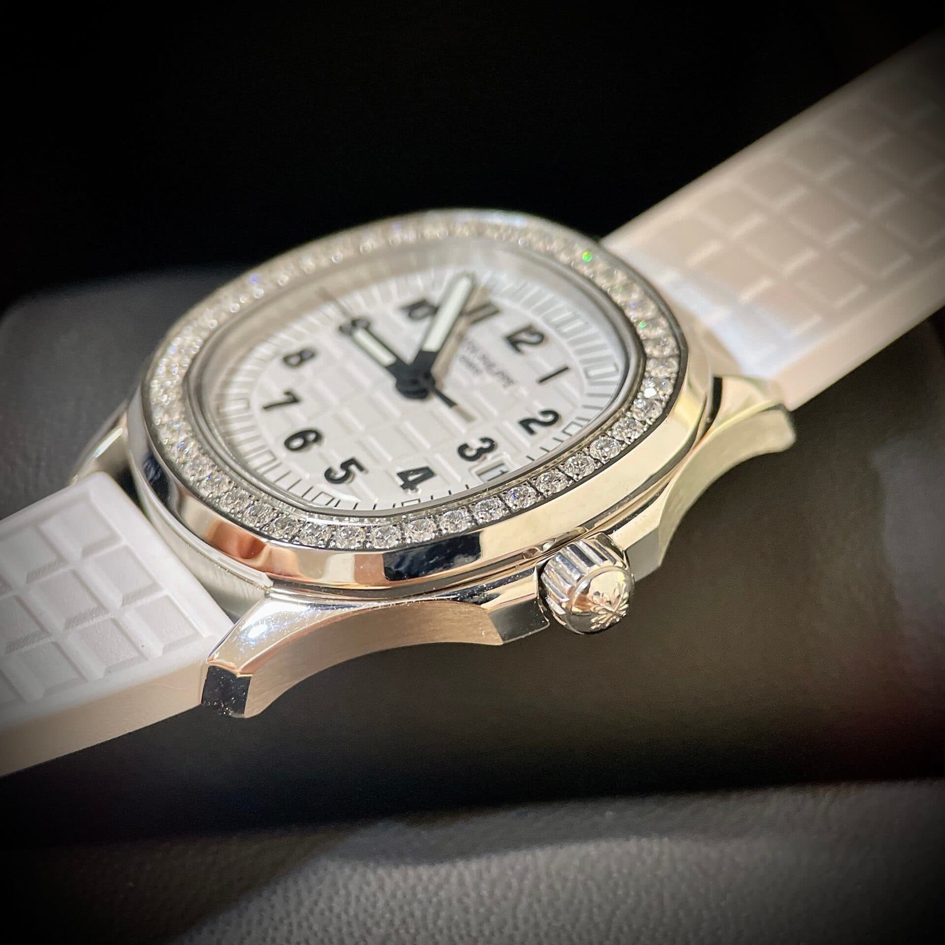 Dong-Ho-Patek-Philippe-Aquanaut-5067G-Rep-11-Mau-Trang-PPF-35-10-1