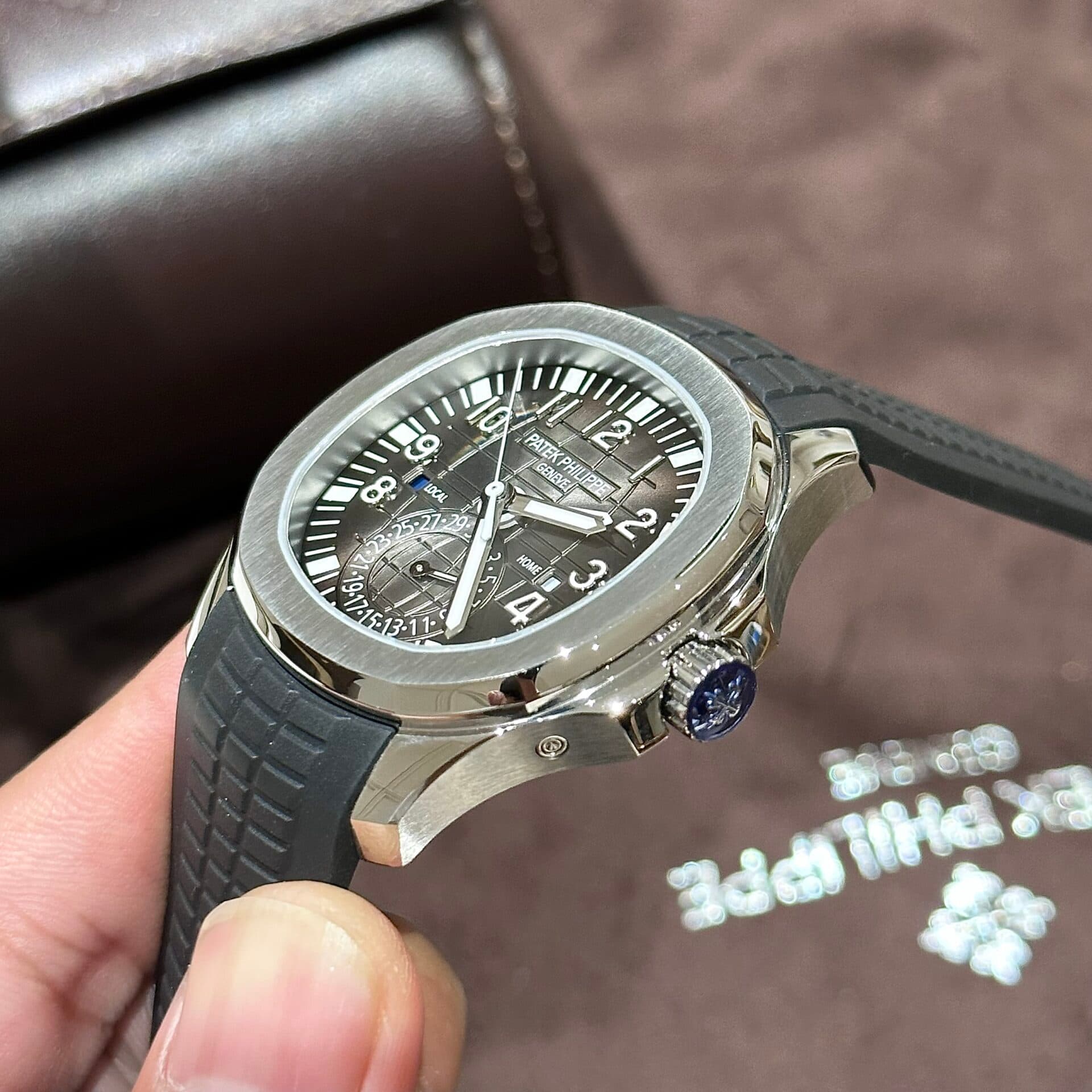 Dong-Ho-Patek-Philippe-Aquanaut-5164A-Replica-11-Cao-Cap-40-3-1