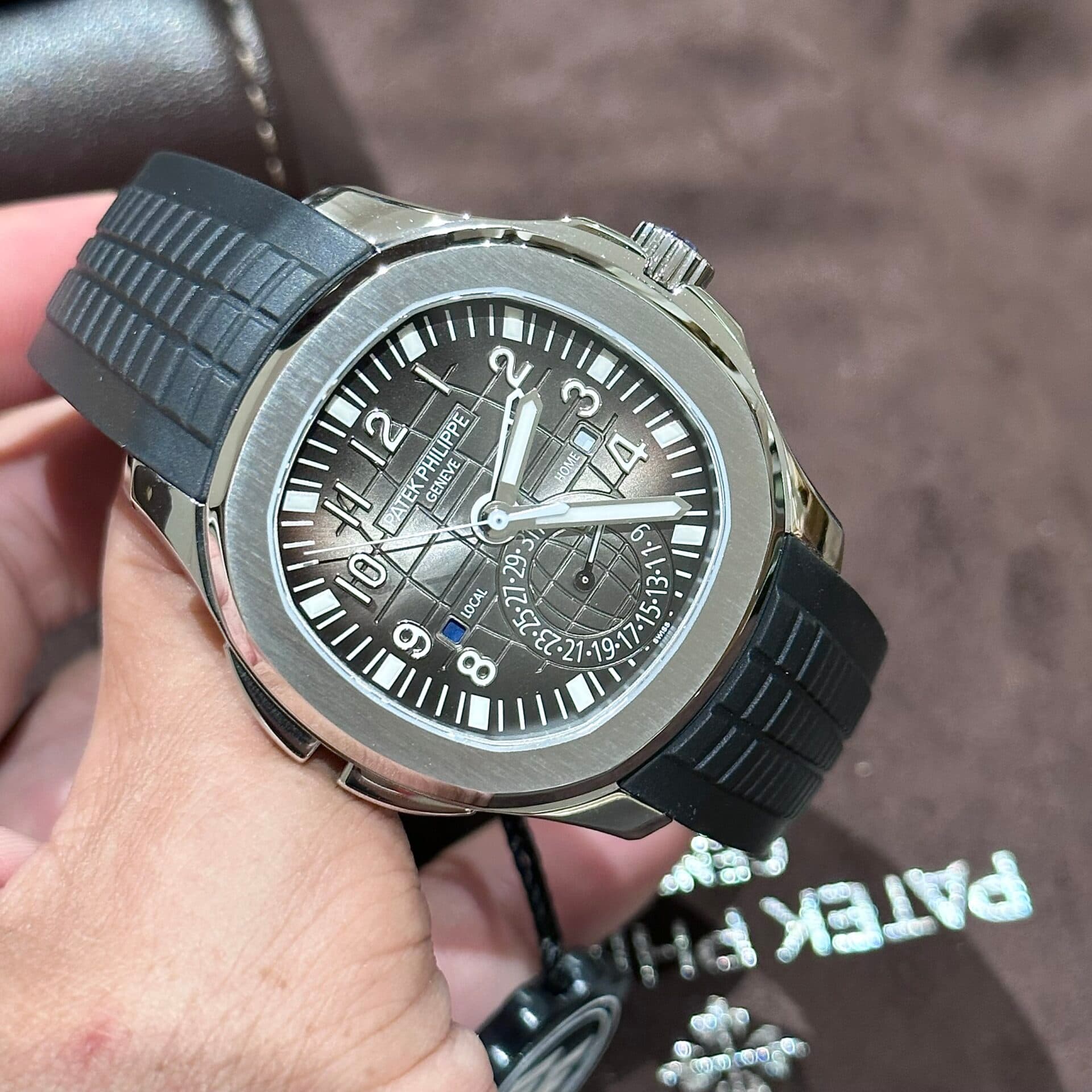 Dong-Ho-Patek-Philippe-Aquanaut-5164A-Replica-11-Cao-Cap-40-5-1