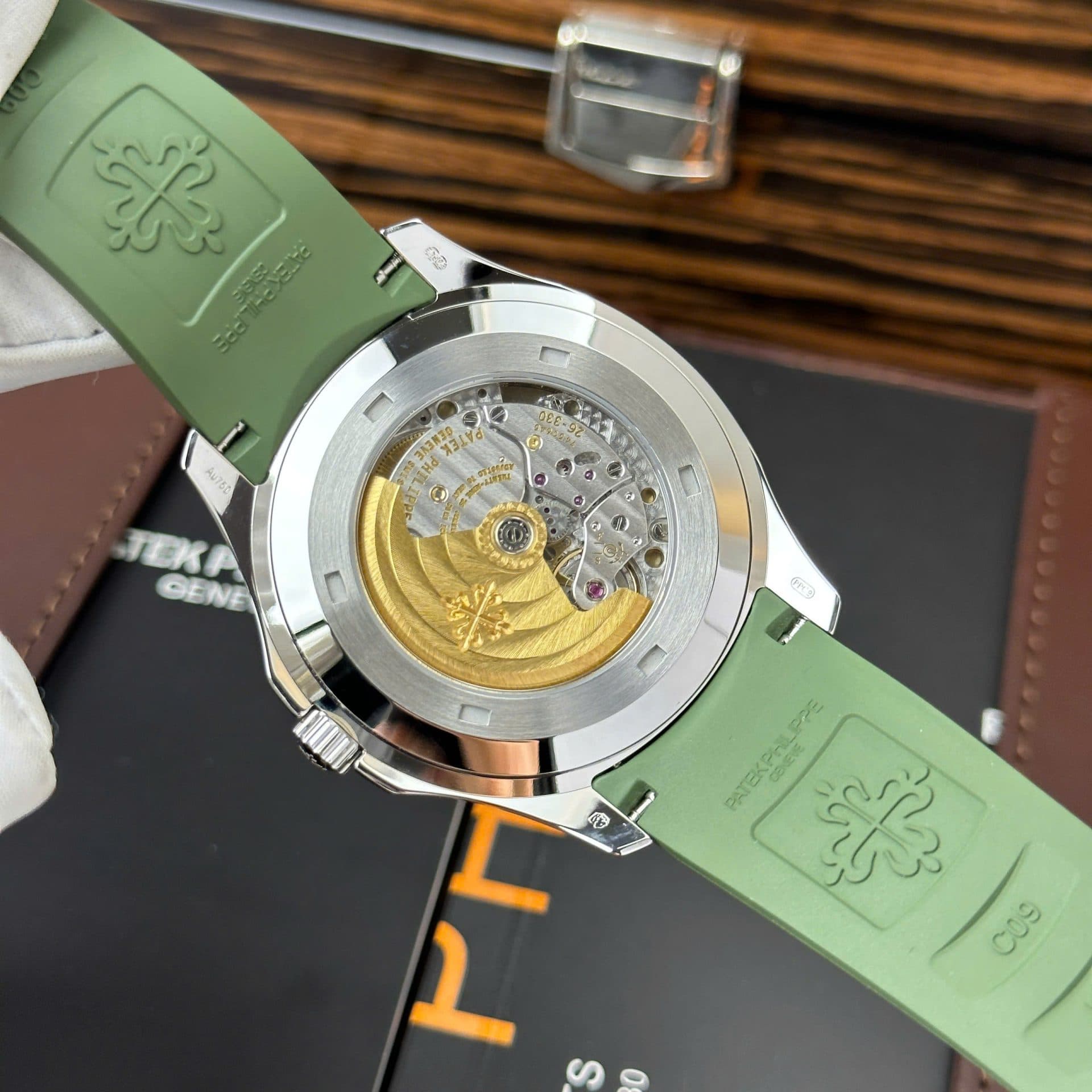 Dong-Ho-Patek-Philippe-Aquanaut-5168G-Che-Tac-Tinh-Chinh-Mat-So-Kim-May-Moc-Chuan-Auth-42-13-1