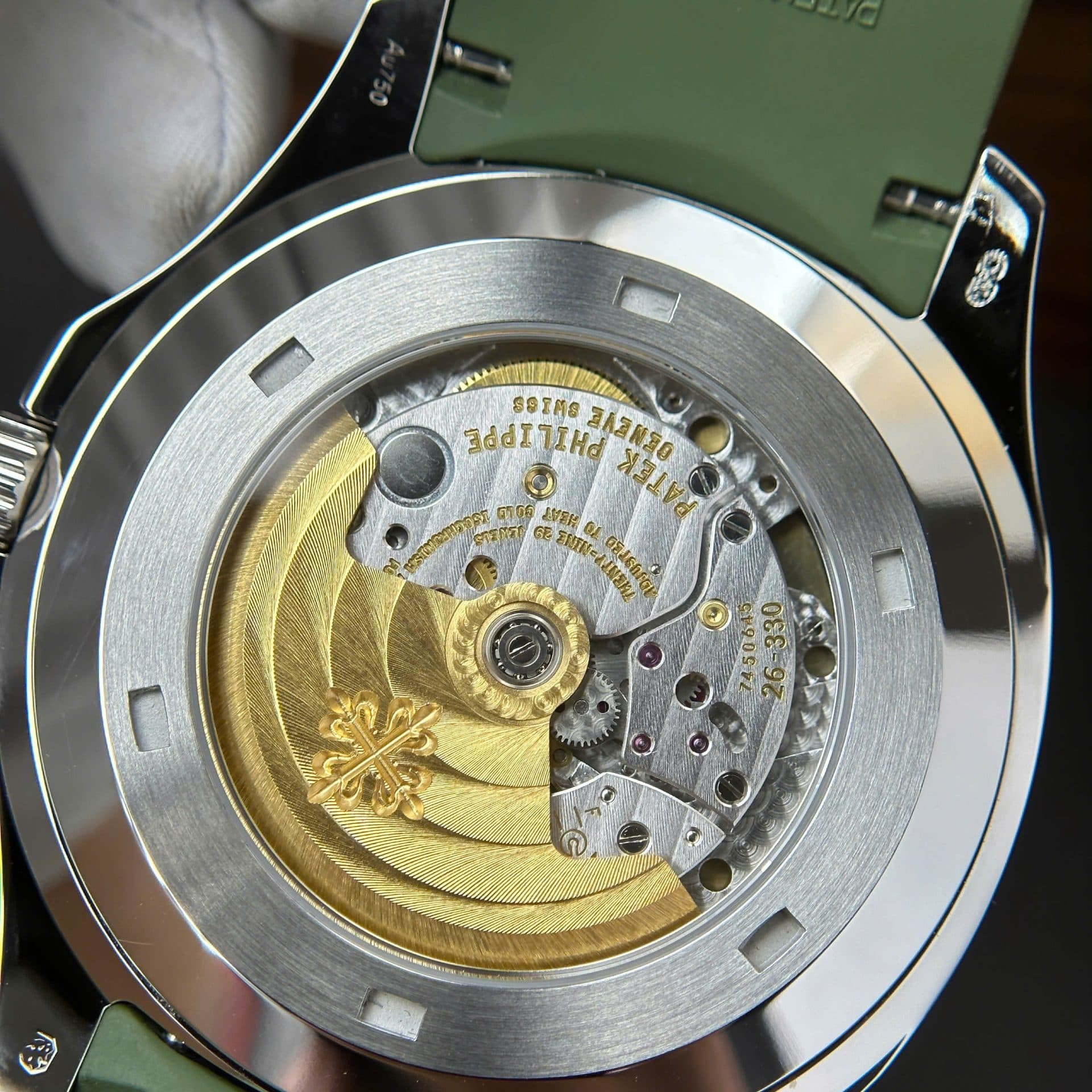 Dong-Ho-Patek-Philippe-Aquanaut-5168G-Che-Tac-Tinh-Chinh-Mat-So-Kim-May-Moc-Chuan-Auth-42-15-1