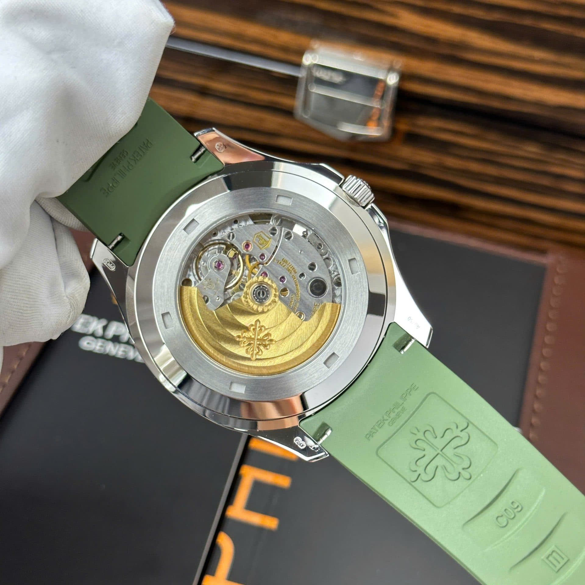 Dong-Ho-Patek-Philippe-Aquanaut-5168G-Che-Tac-Tinh-Chinh-Mat-So-Kim-May-Moc-Chuan-Auth-42-16-1