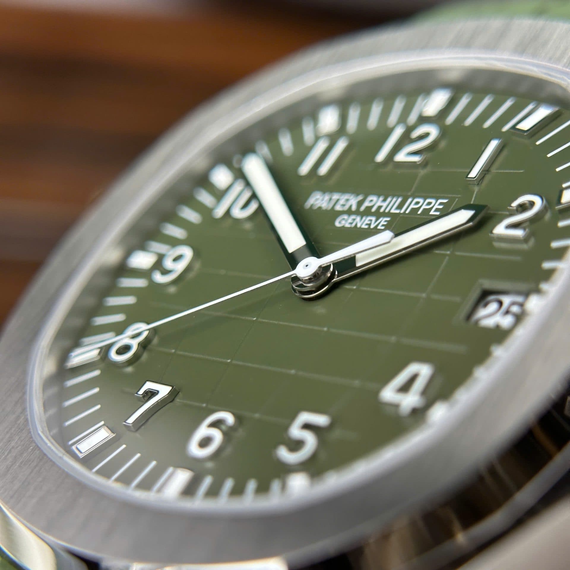 Dong-Ho-Patek-Philippe-Aquanaut-5168G-Che-Tac-Tinh-Chinh-Mat-So-Kim-May-Moc-Chuan-Auth-42-4-1