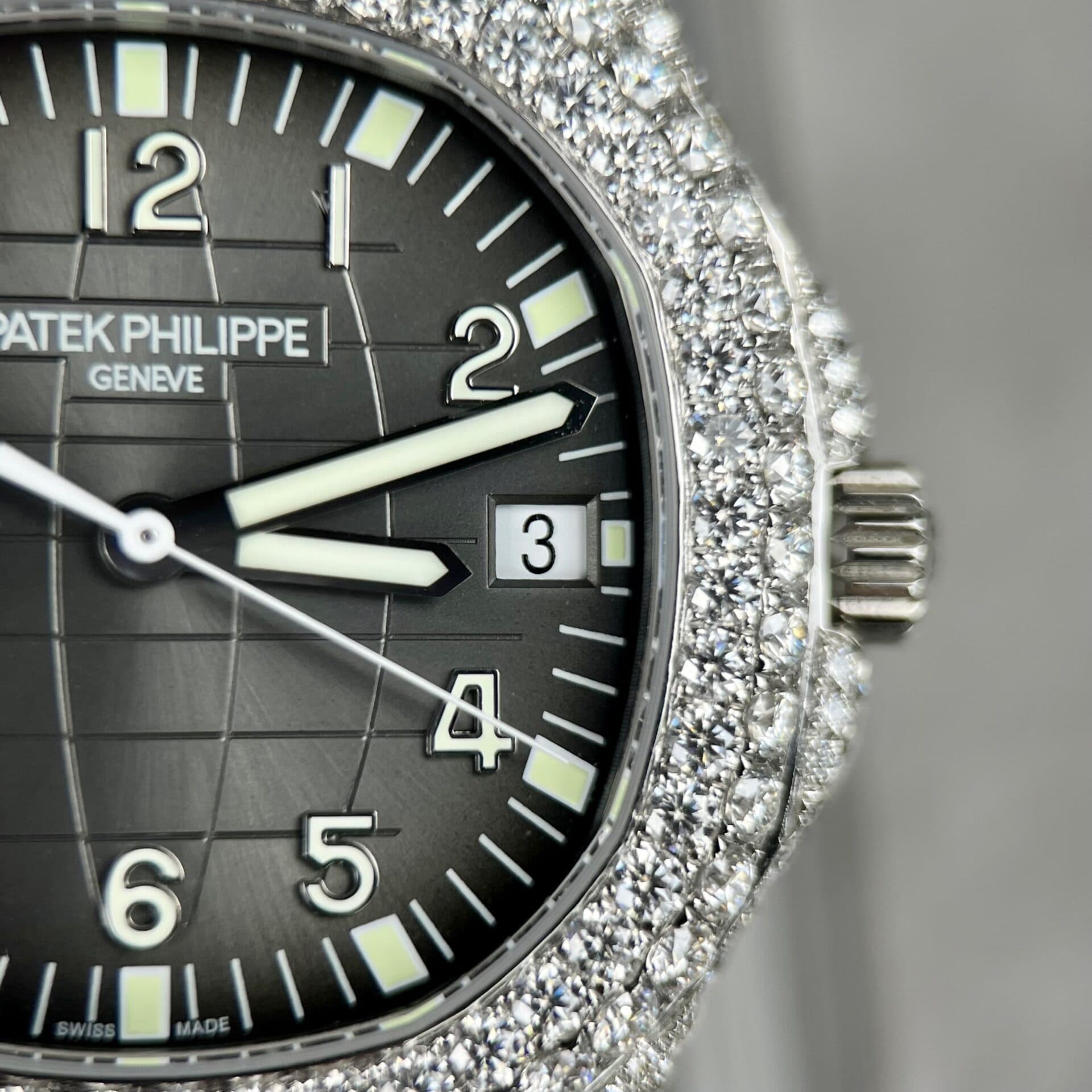 Dong-Ho-Patek-Philippe-Aquanaut-5719-Do-Kim-Cuong-Moissanite-40mm-5-1