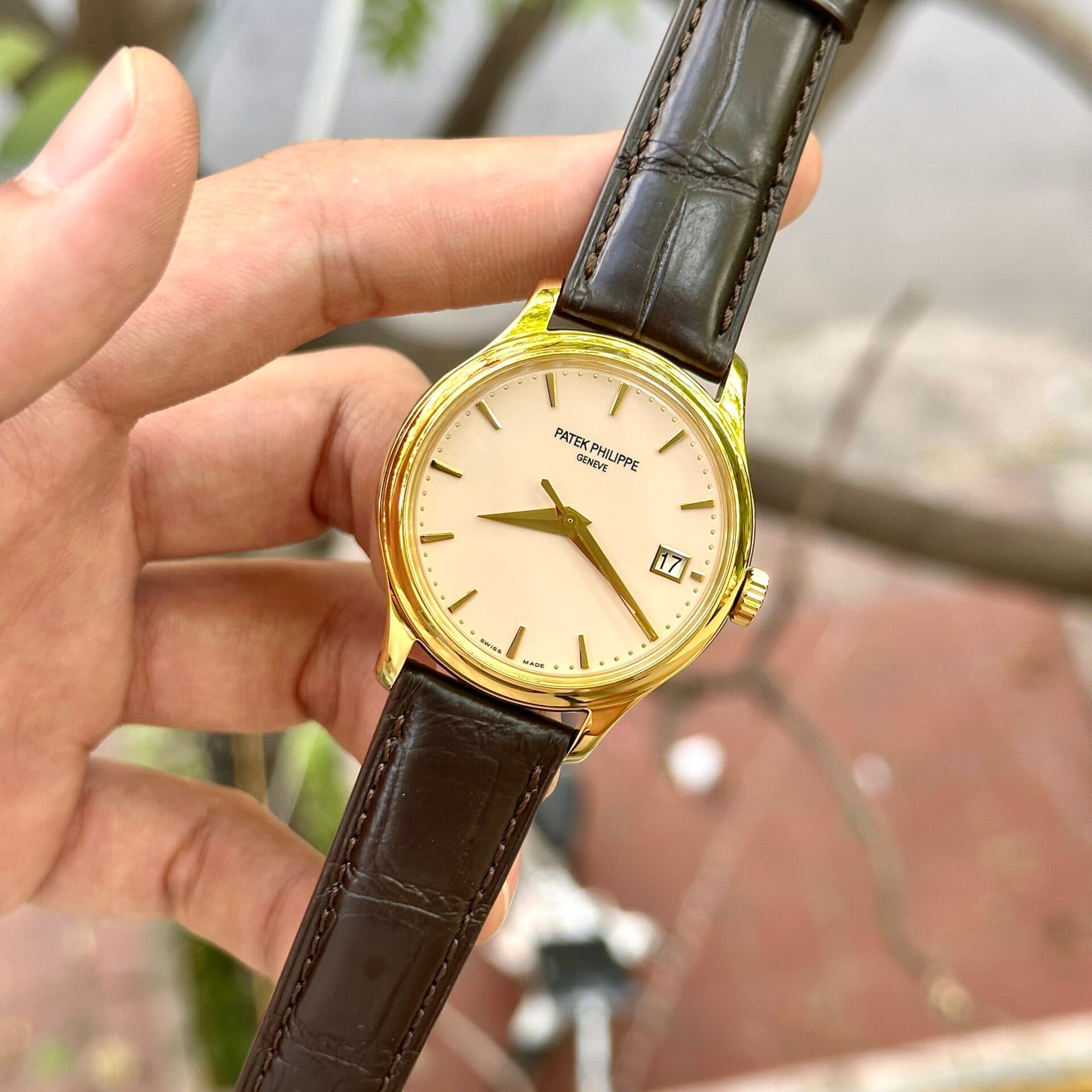 Dong-Ho-Patek-Philippe-Calatrava-5227J-Rep-11-Nha-May-3K-39mm-1-1