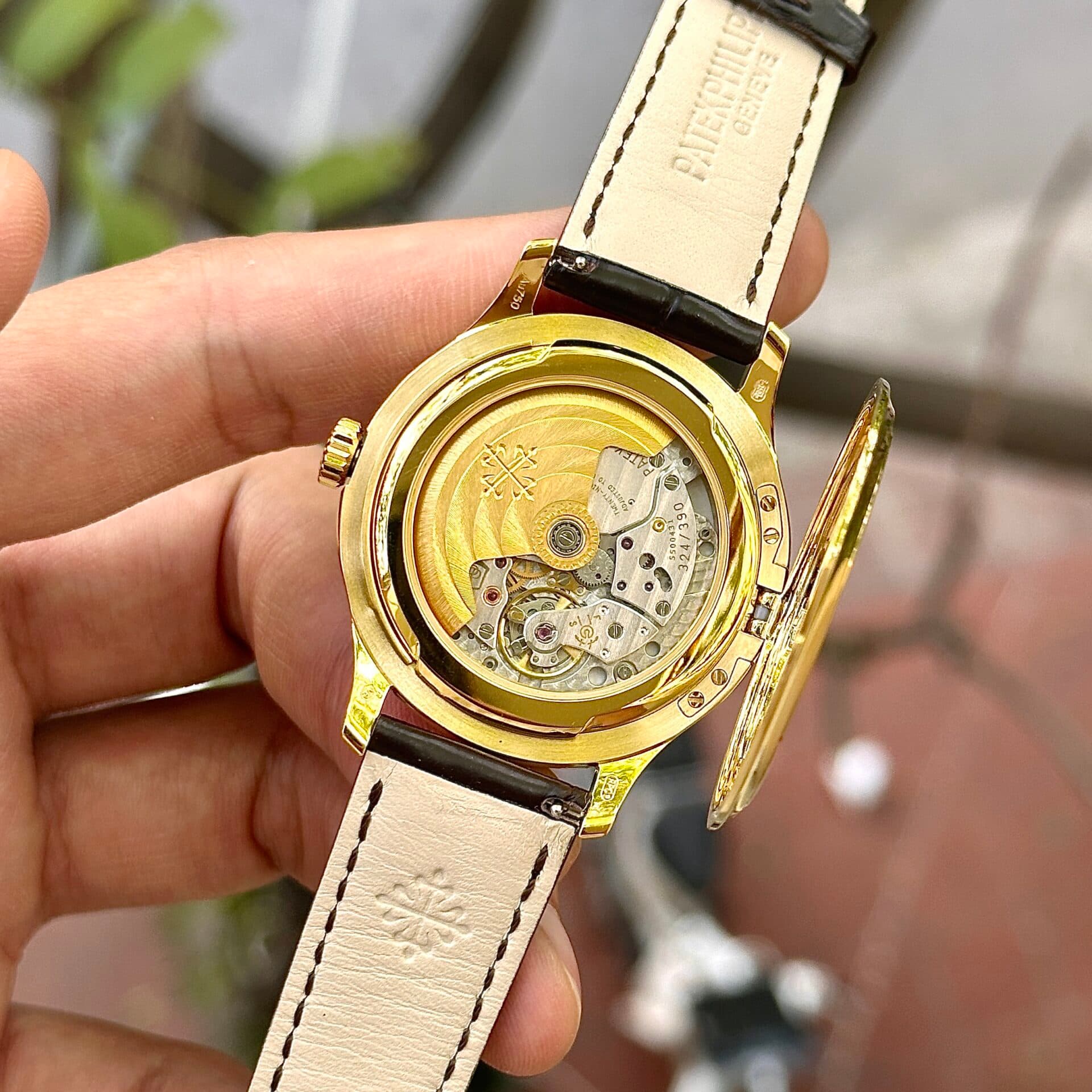 Dong-Ho-Patek-Philippe-Calatrava-5227J-Rep-11-Nha-May-3K-39mm-5-1