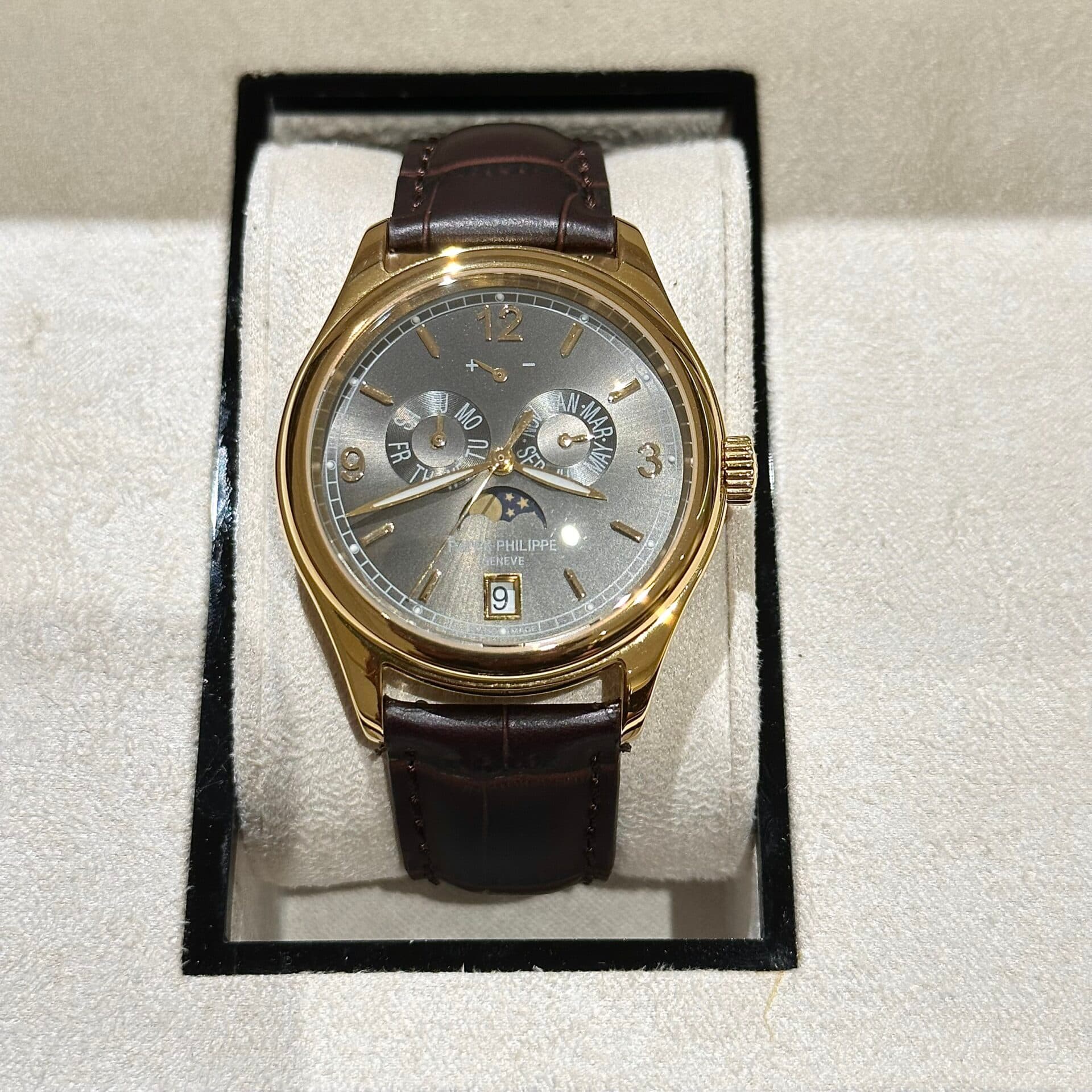 Dong-Ho-Patek-Philippe-Complications-5146J-Replica-11-39mm-7-1