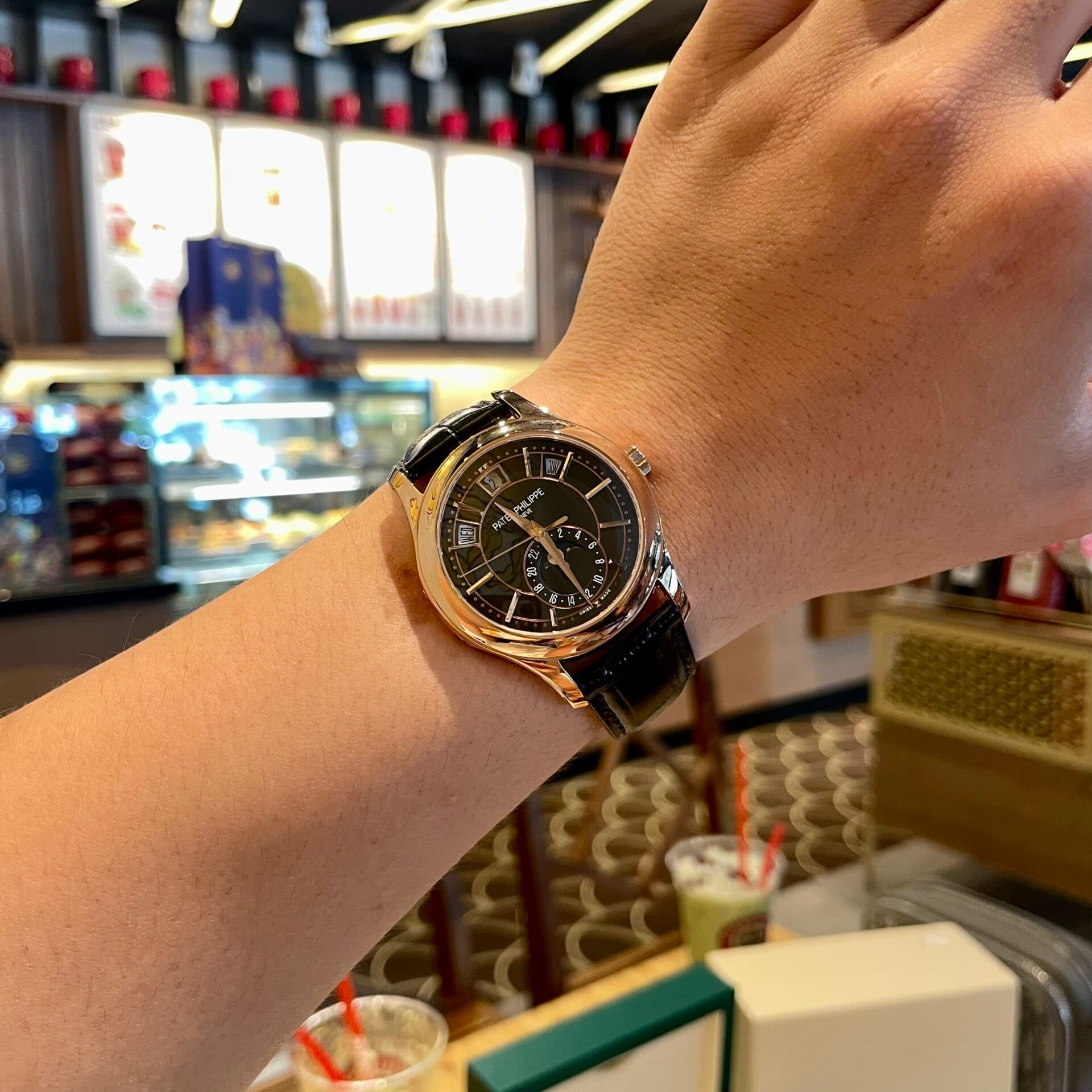Dong-Ho-Patek-Philippe-Complications-5205G-Mat-Den-Rep-11-40mm-1-1
