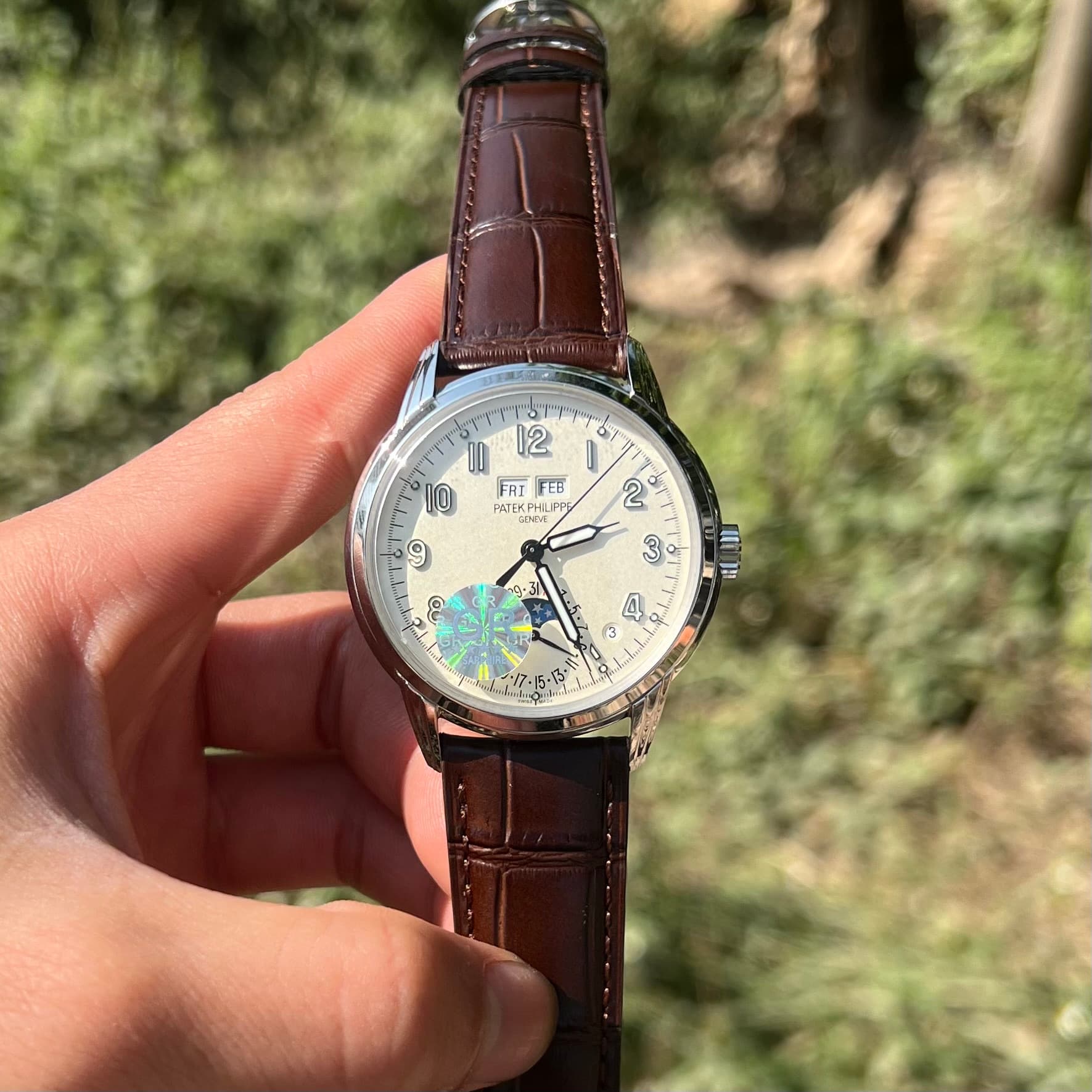 Dong-Ho-Patek-Philippe-Complications-5320G-Replica-40mm-4-1
